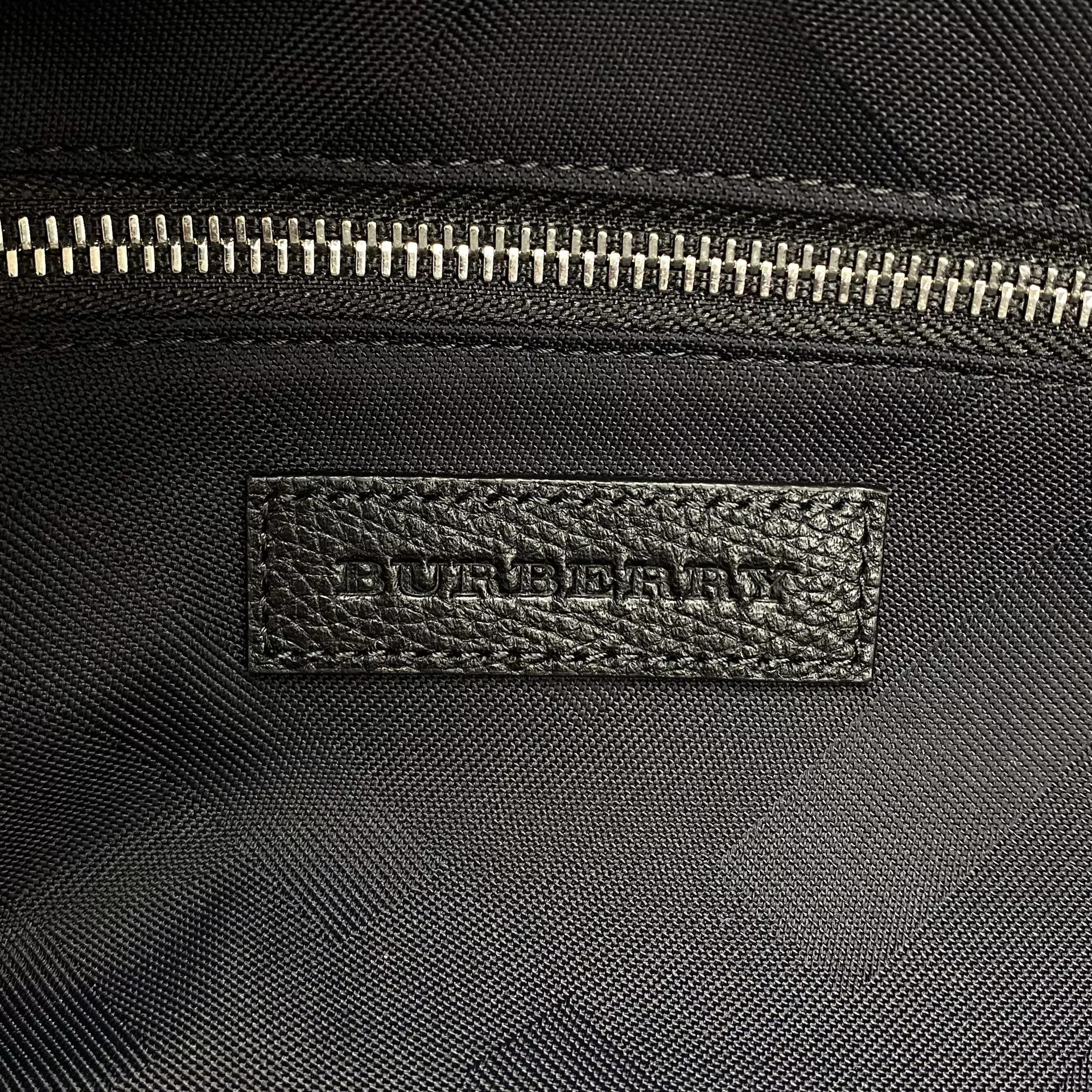 Bolsa Burberry Tote Nylon Preta