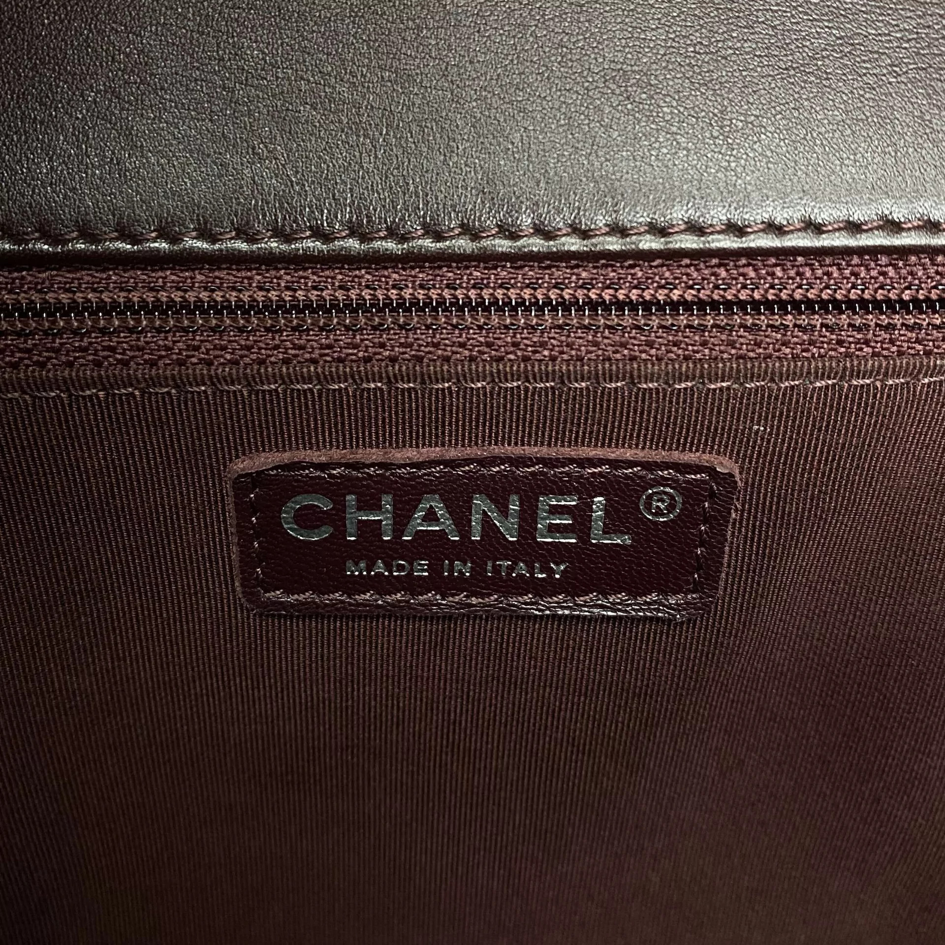 Bolsa Chanel Boy Couro Vinho
