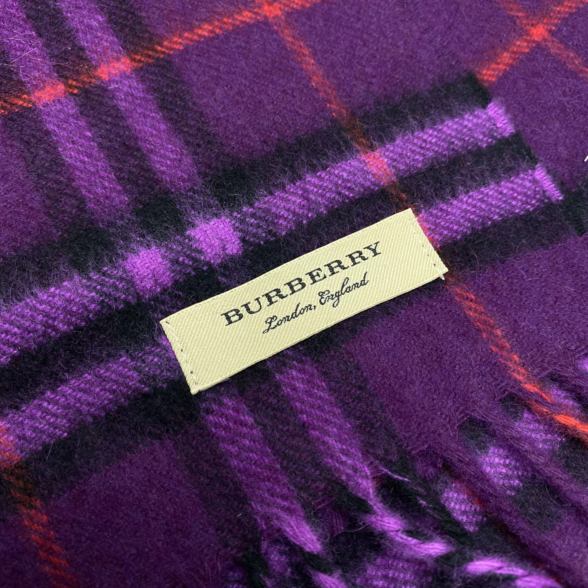 Cachecol Burberry Cashemere Roxo