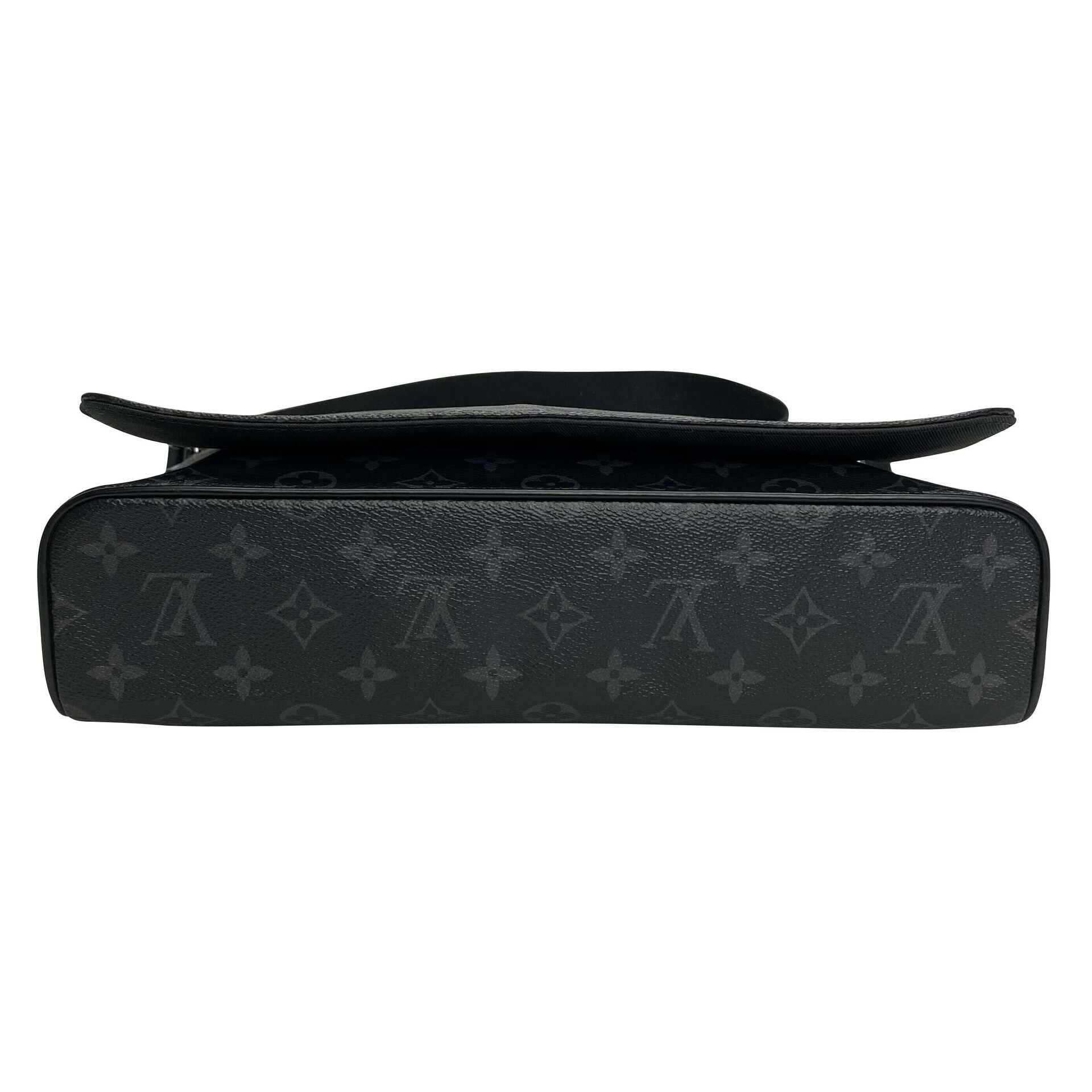 Bolsa Louis Vuitton District MM Monogram Eclipse