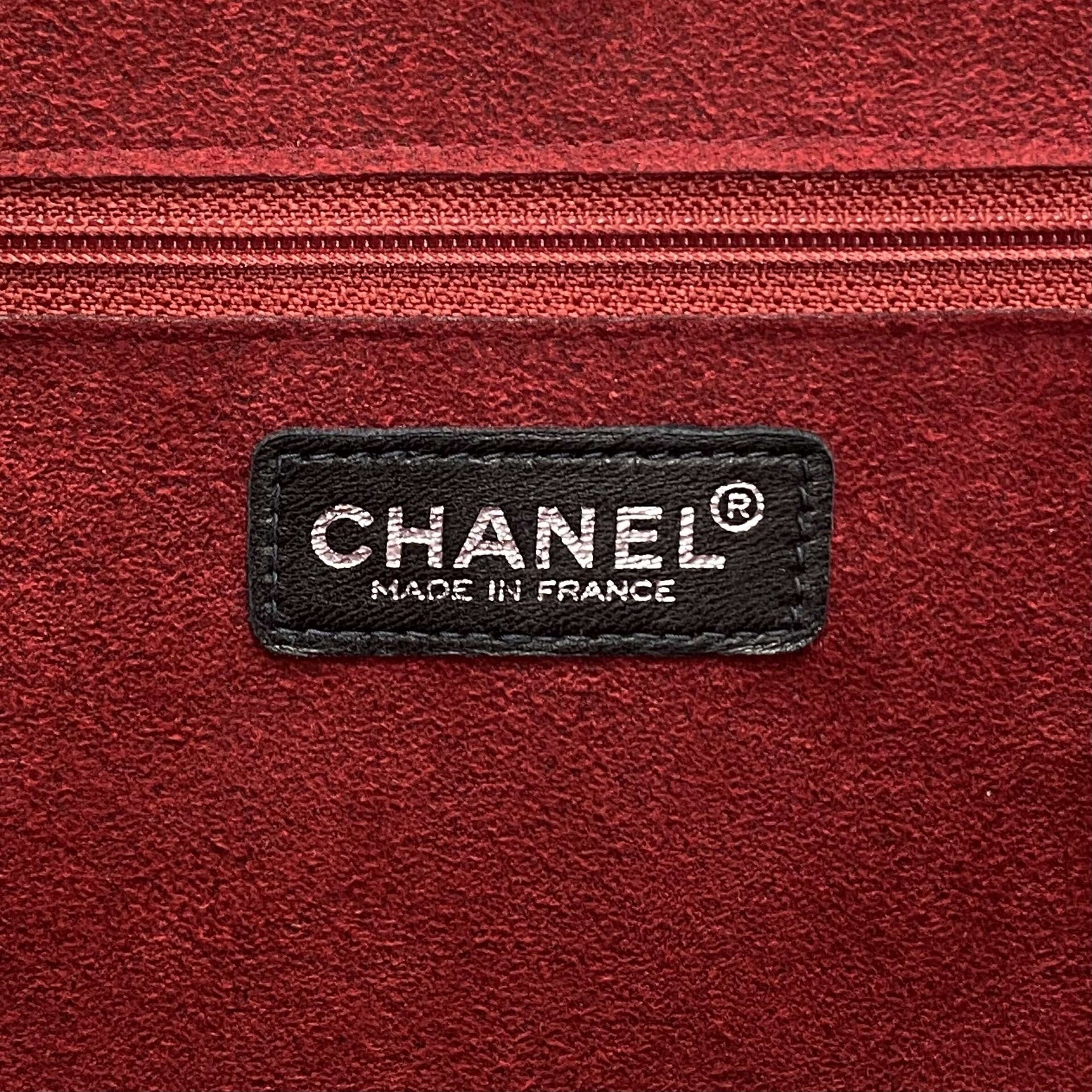 Clutch Chanel Choco Bar CC Preta Verniz