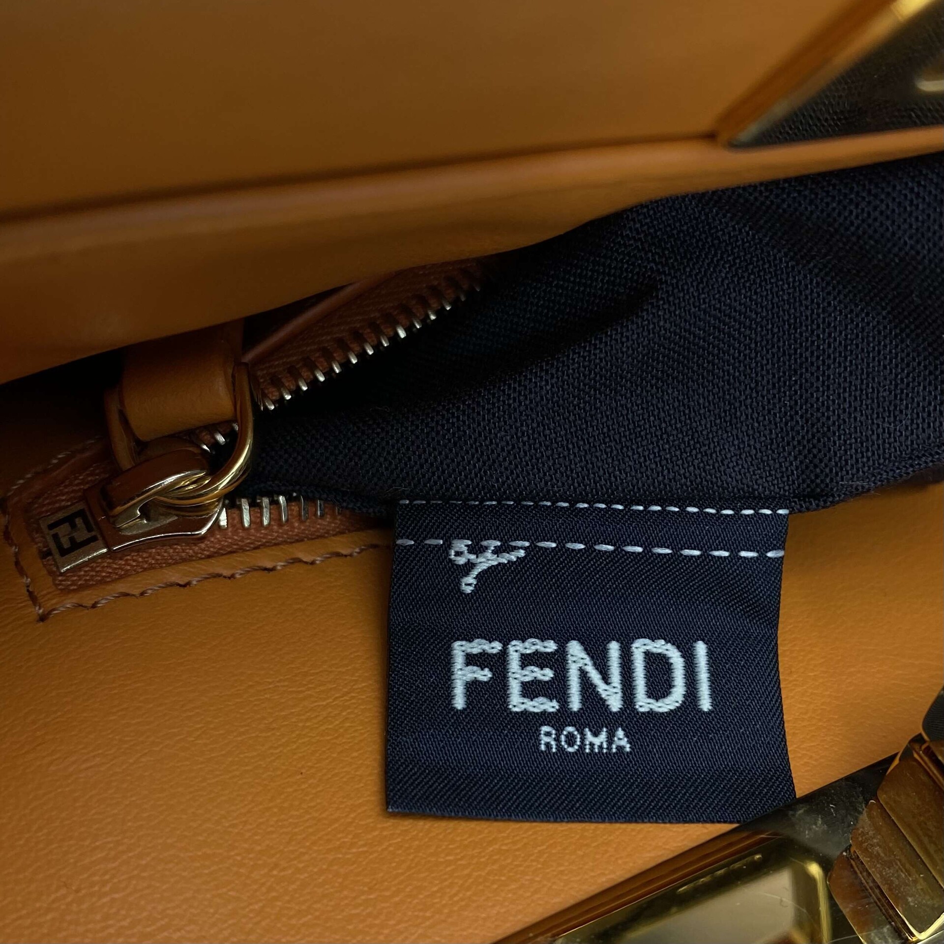 Bolsa Fendi Peekaboo Mini Pocket Laranja