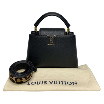 Bolsa Louis Vuitton Capucines BB Preta