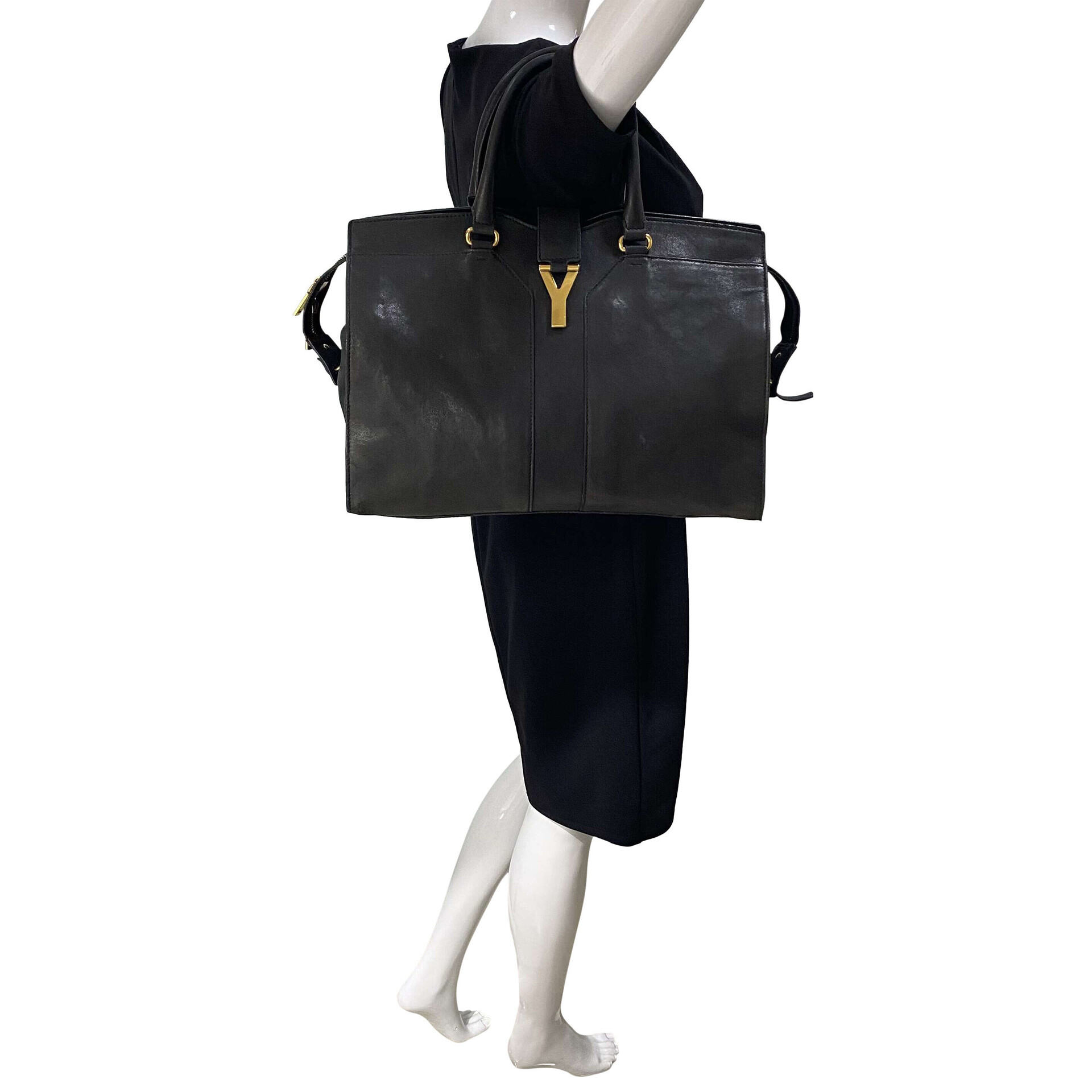 Bolsa Yves Saint Laurent Cabas Preta