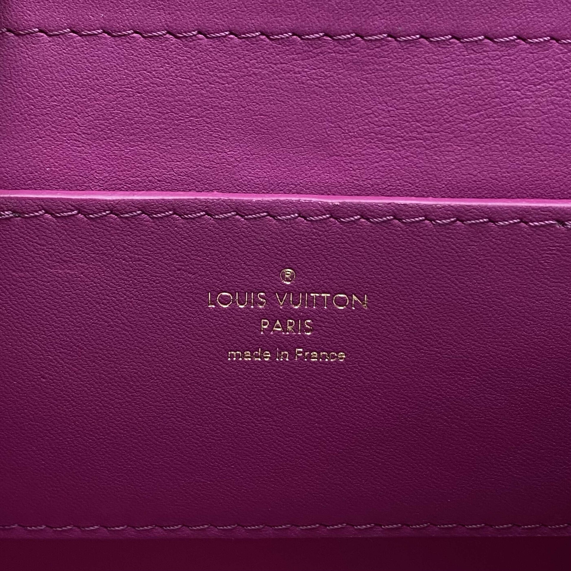 Bolsa Louis Vuitton Twist One Handle PM Preta