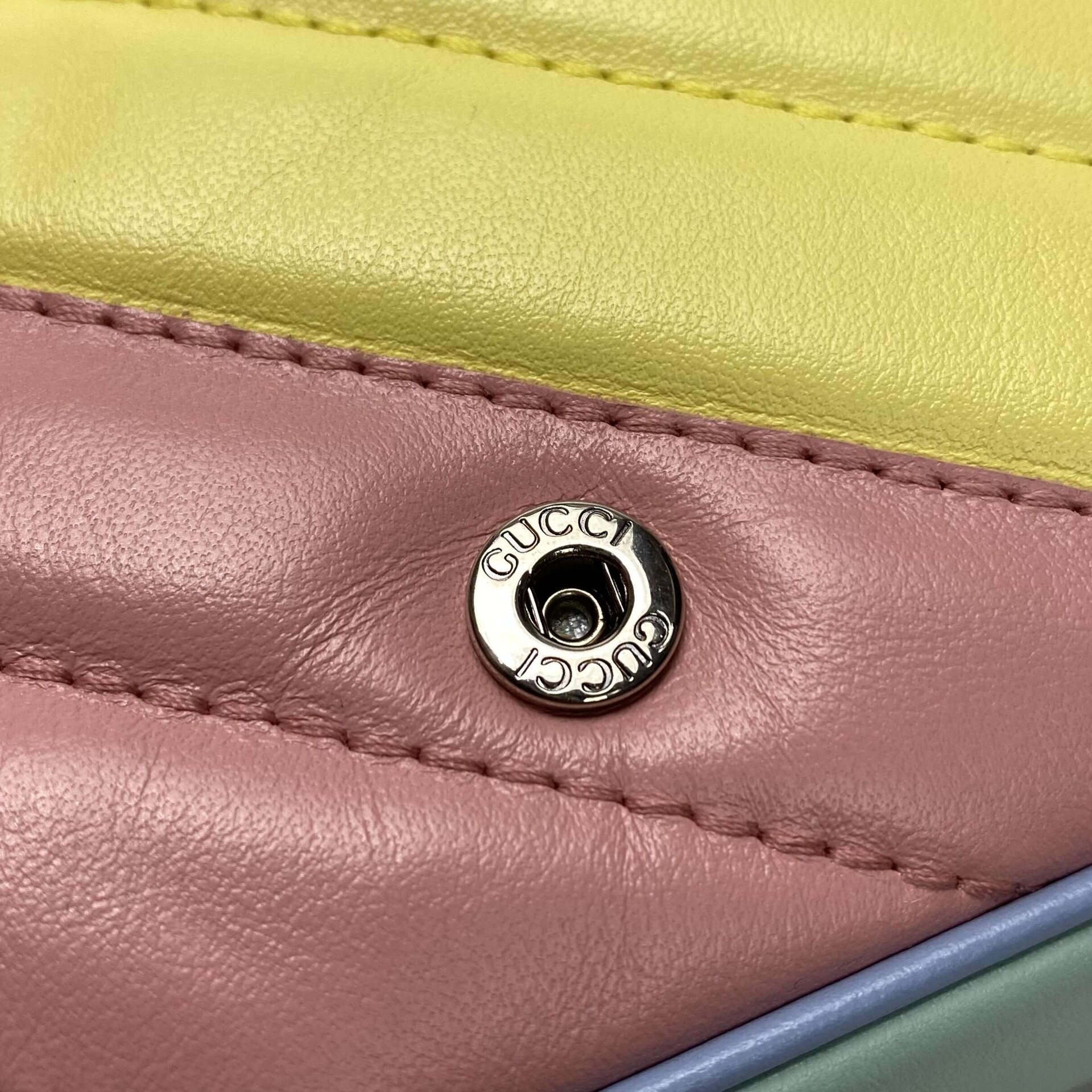 Bolsa Gucci GG Marmont Super Mini Multicolor