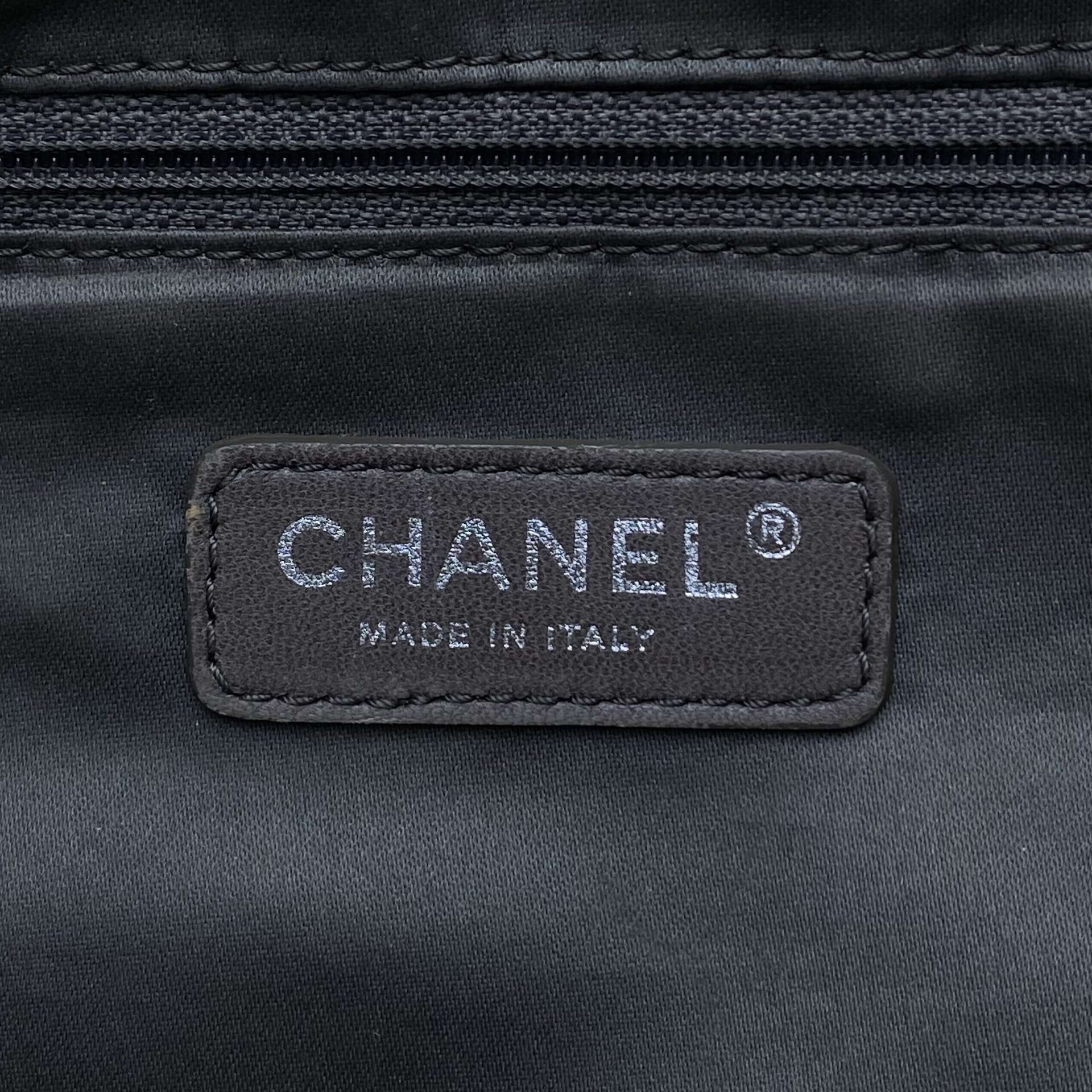Bolsa Chanel Drill Perforated Accordion Bege