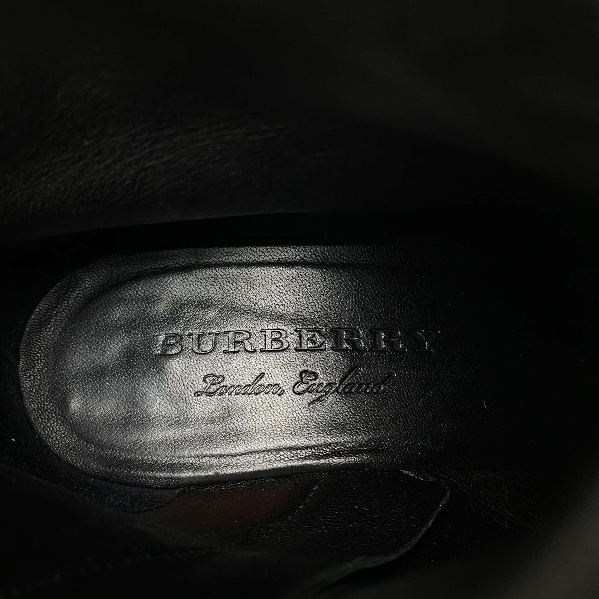 Bota Burberry Verniz Preto