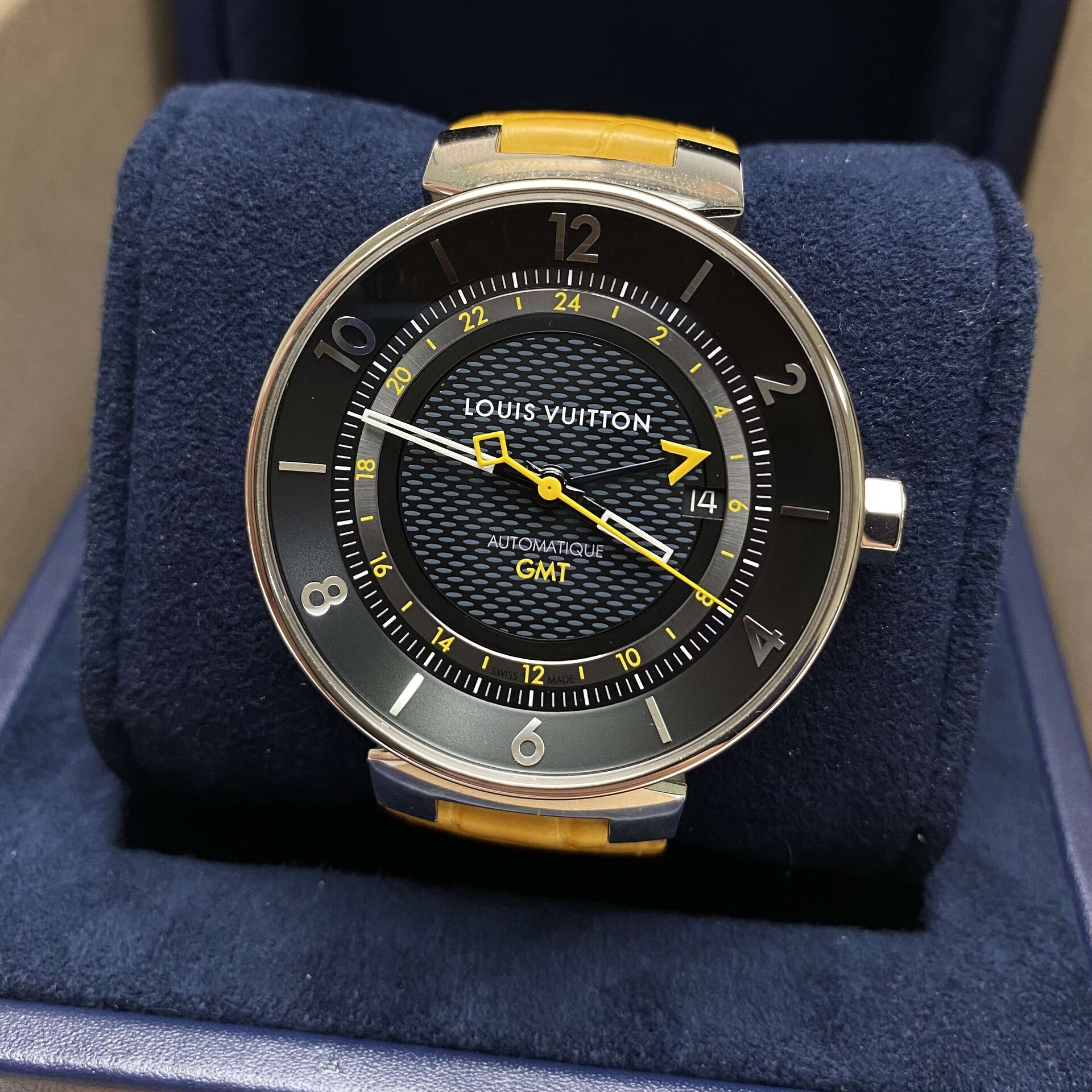 Relógio Louis Vuitton  Meu Tênis A loja de grife mais querida do Brasil
