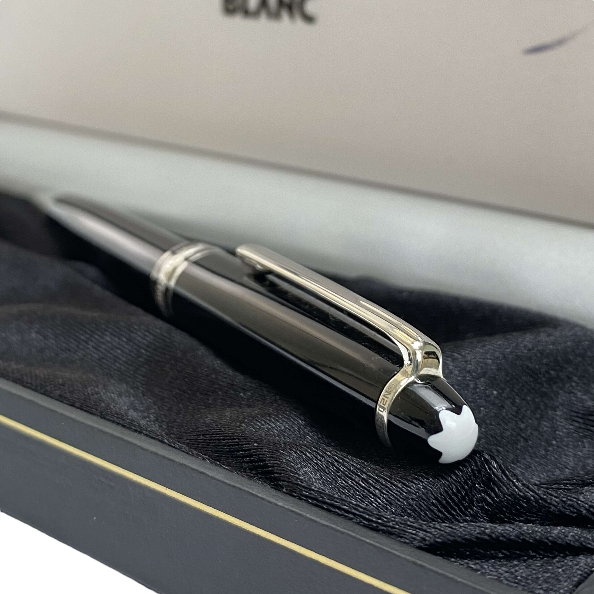 Caneta Montblanc Meisterstück Platinum Esfero