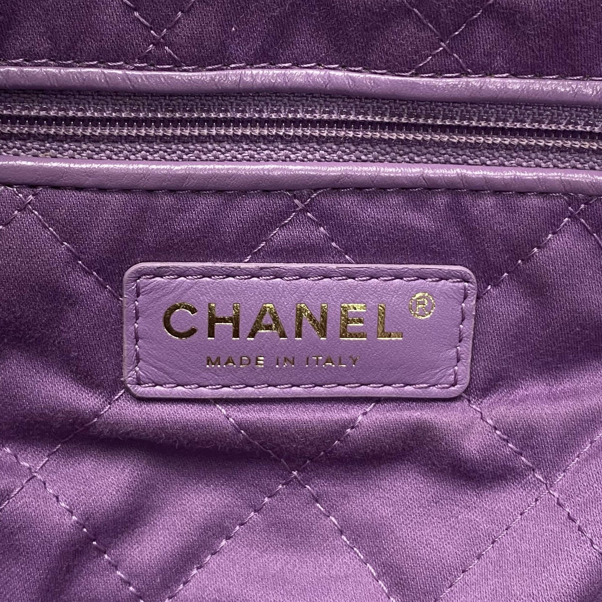 Bolsa Chanel 22 Lilás