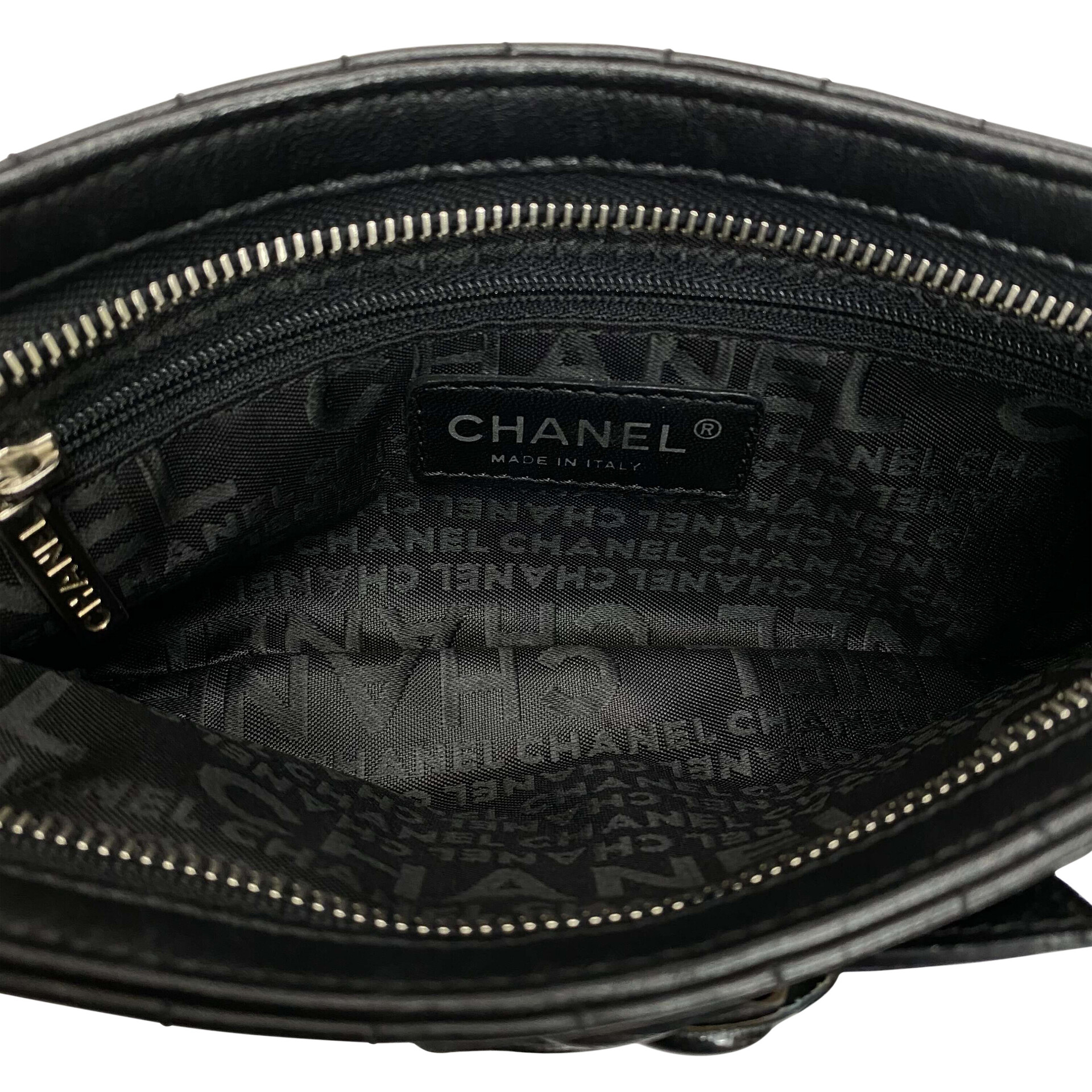 Bolsa Chanel Camellia Nº 5 Quilted Preta