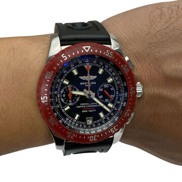 Relógio Breitling Skyracer Chronograph Raven Red Rubber 43 mm