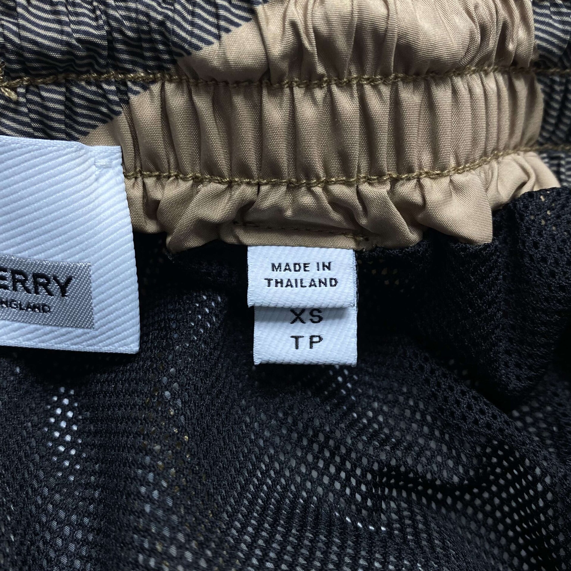 Bermuda Burberry Xadrez Tradicional