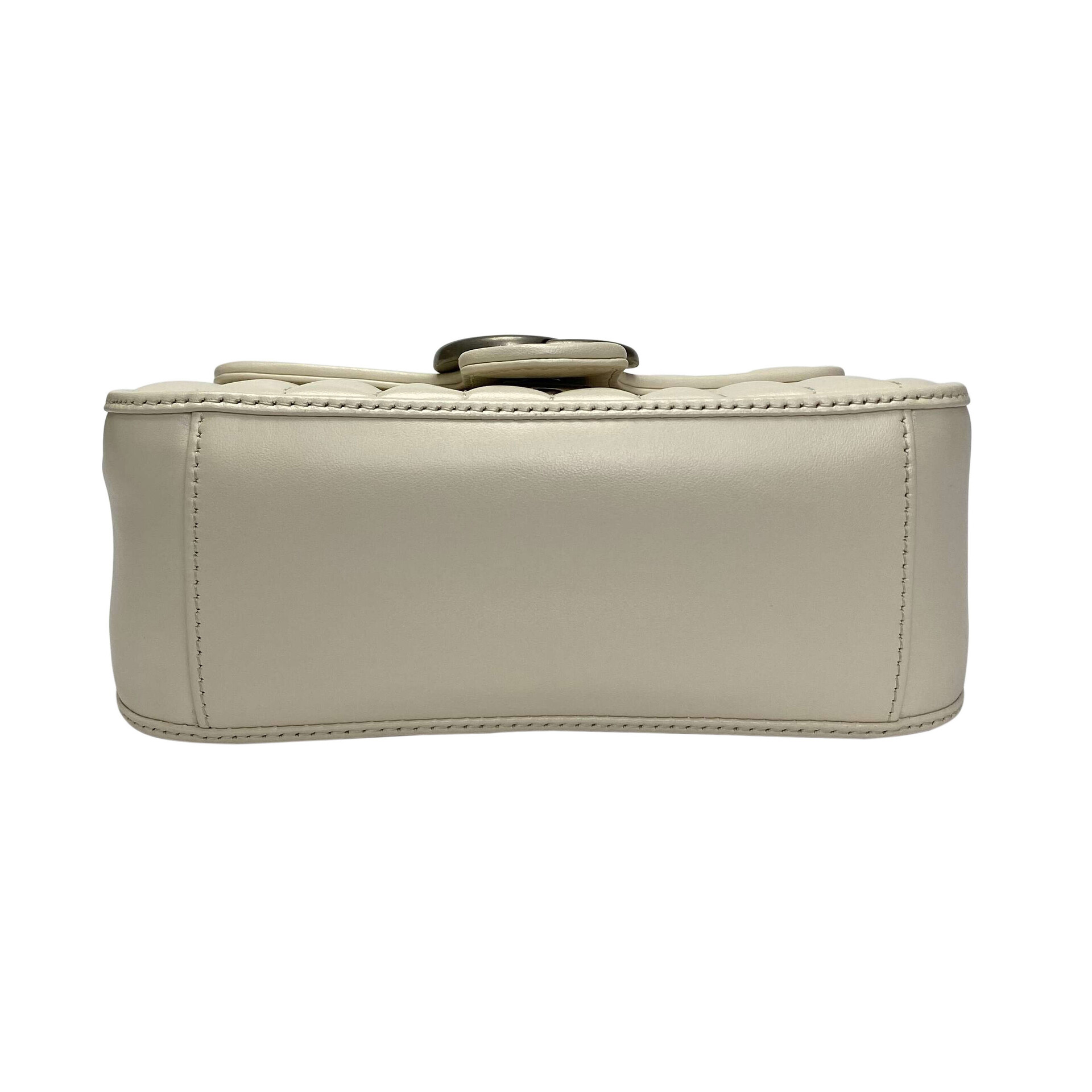 Bolsa Gucci GG Marmont Off White