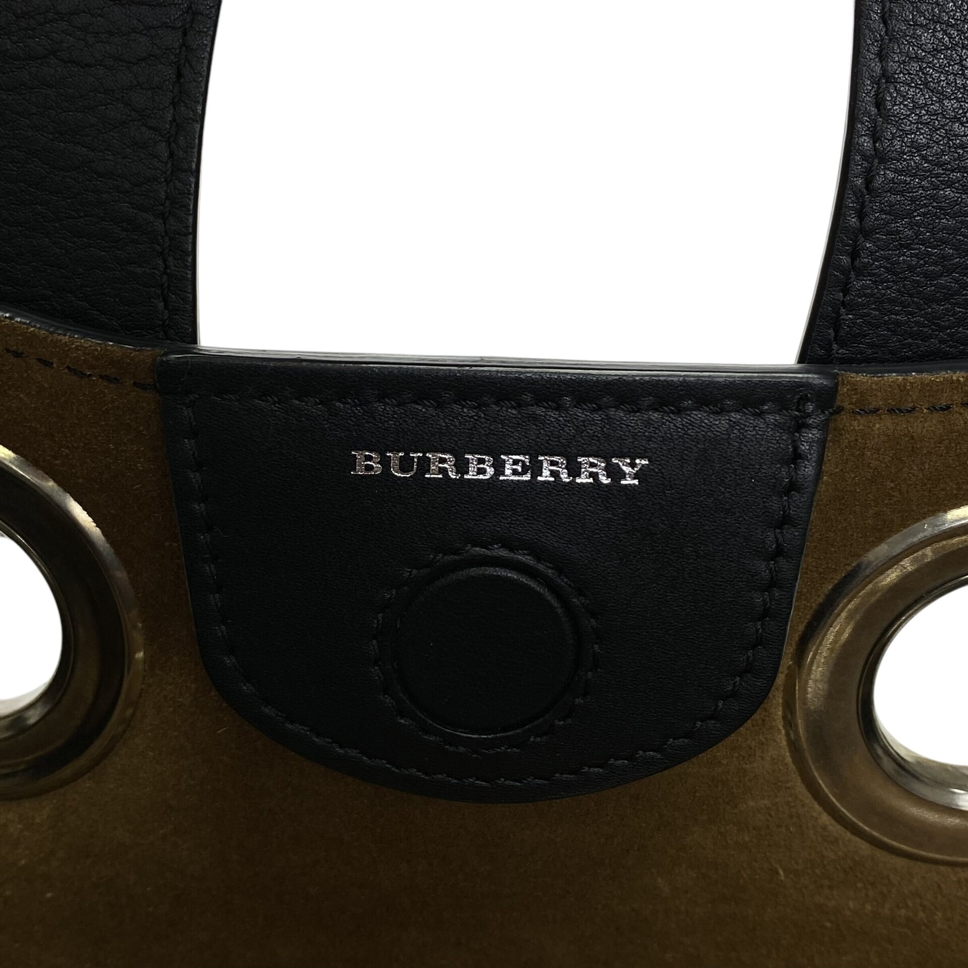 Bolsa Burberry Crest Grommet Preta