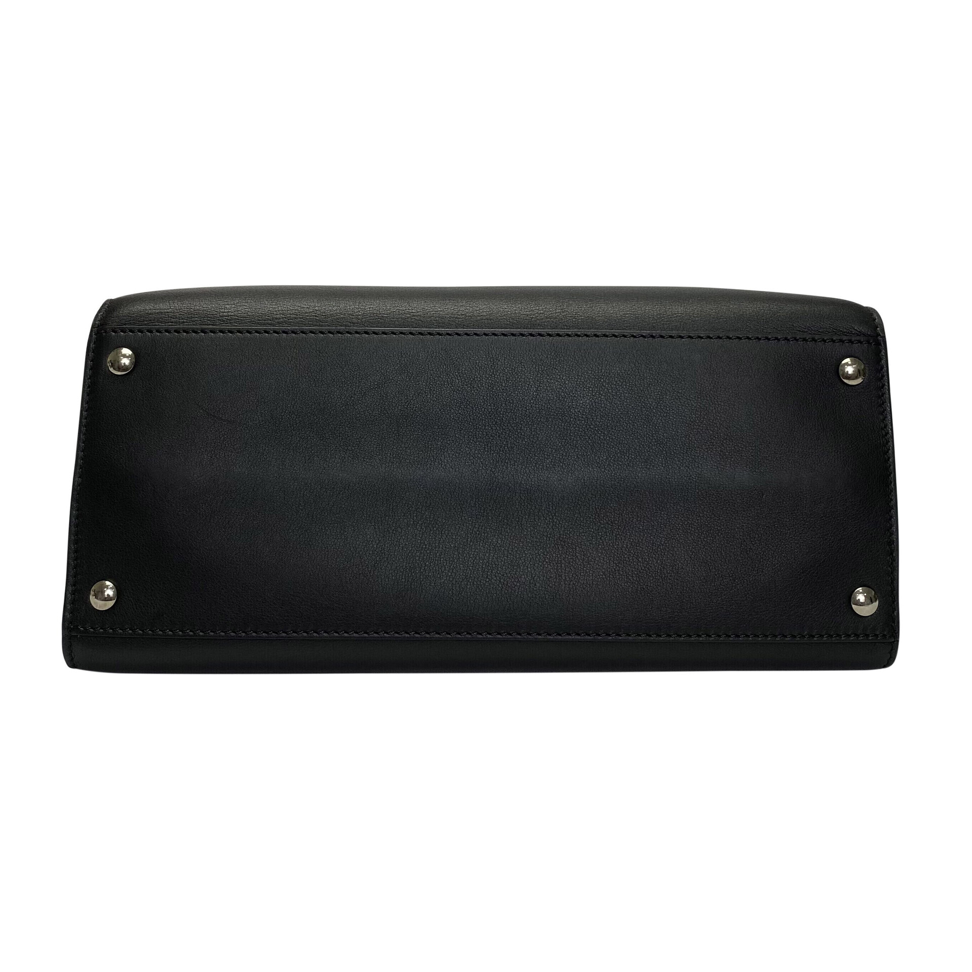 Bolsa Burberry Crest Grommet Preta