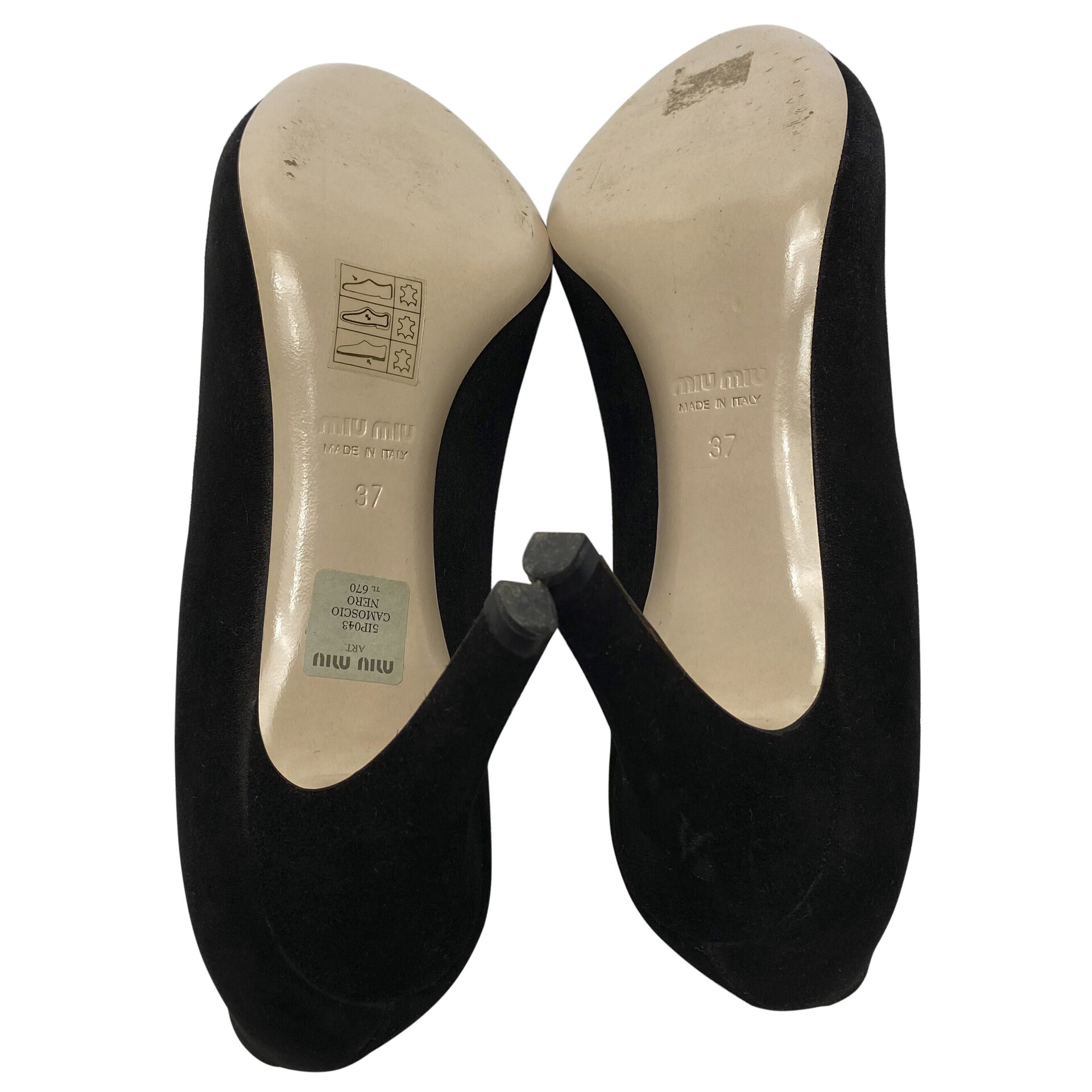 Scarpin Miu Miu Camurça Preto