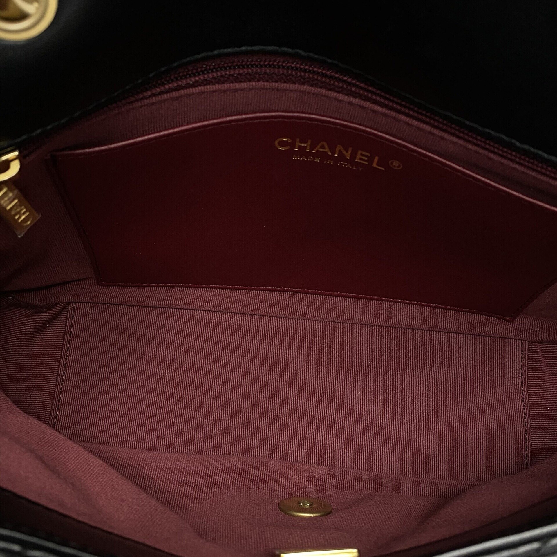 Bolsa Chanel Top Handle Flap Couro Preta