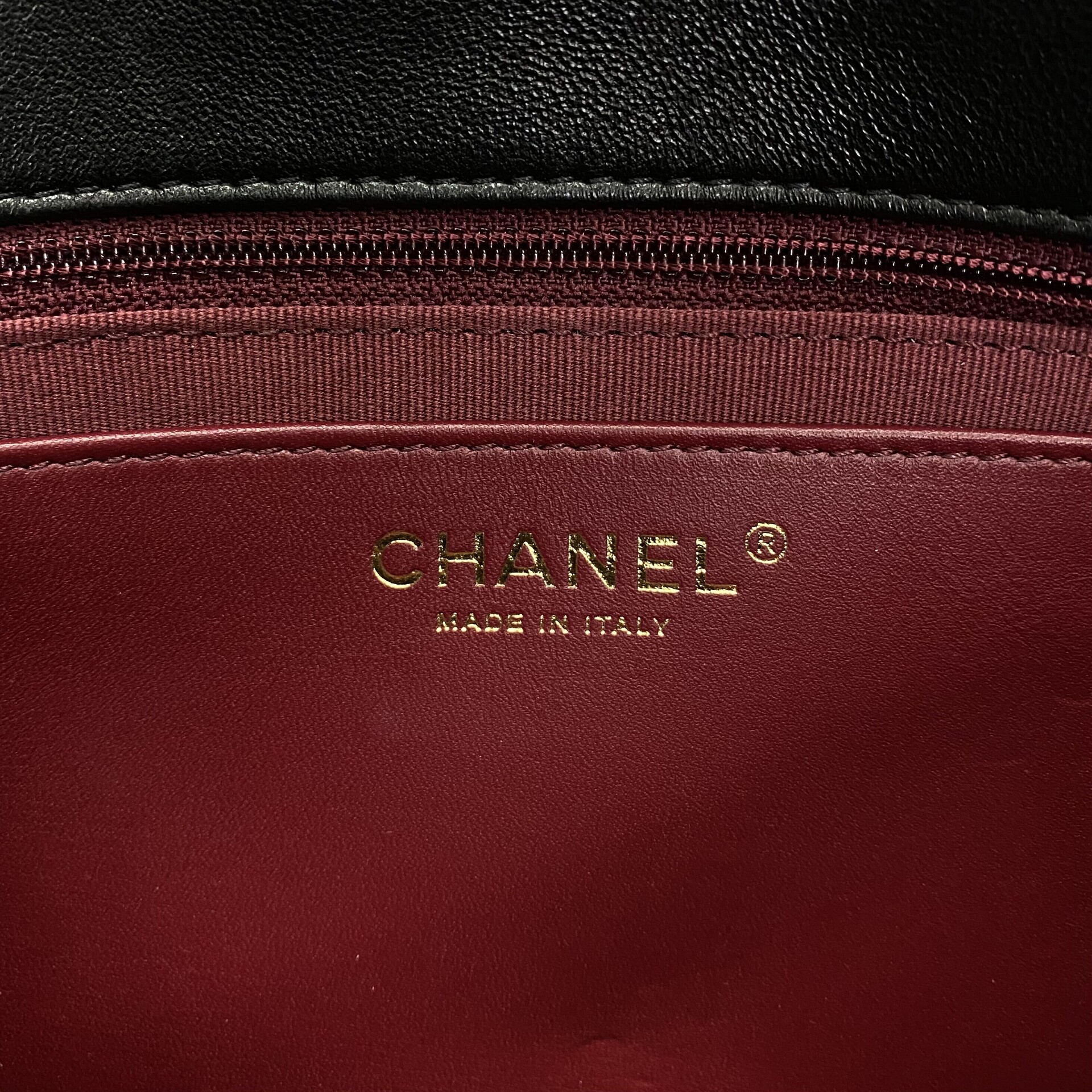 Bolsa Chanel Top Handle Flap Couro Preta