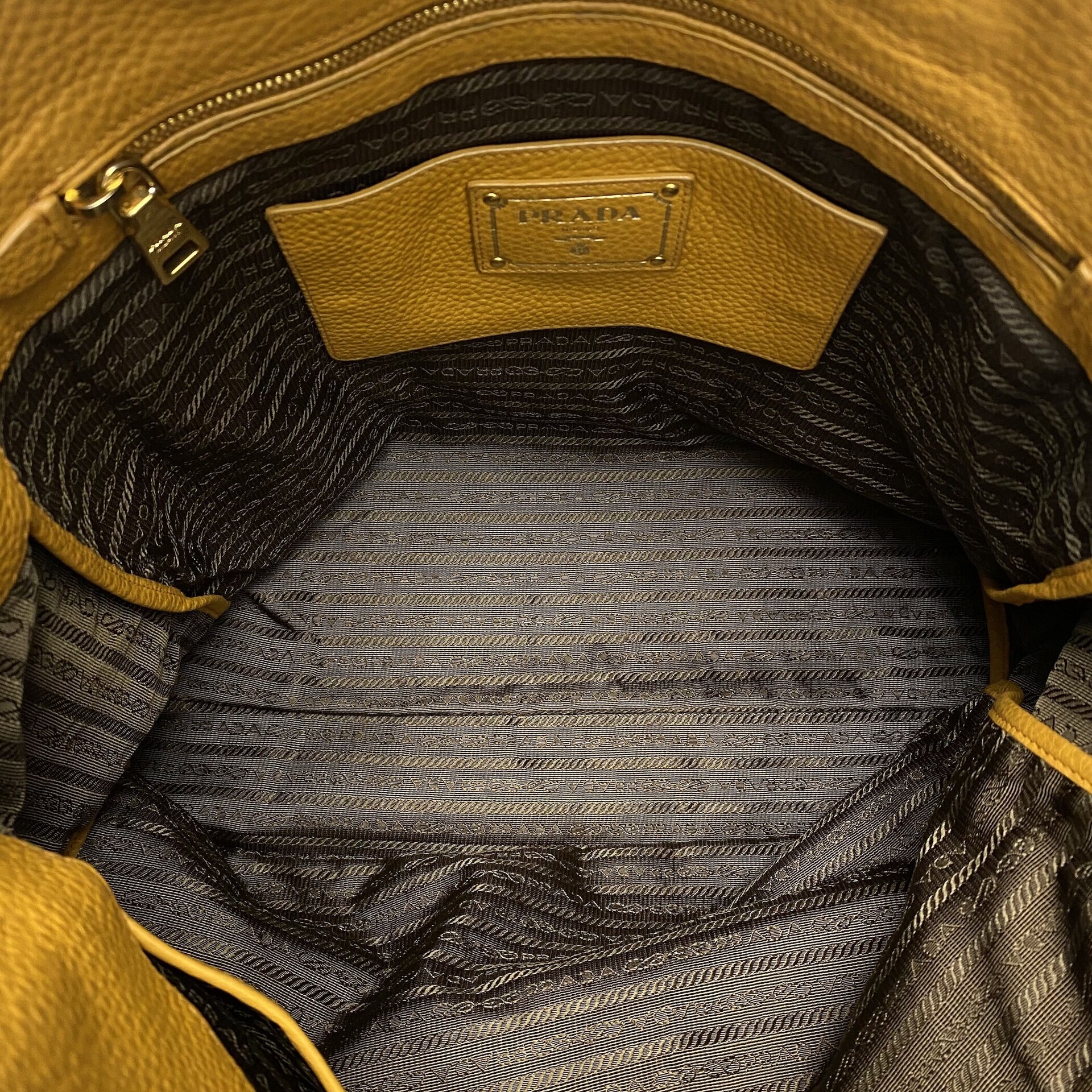 Bolsa Prada Couro