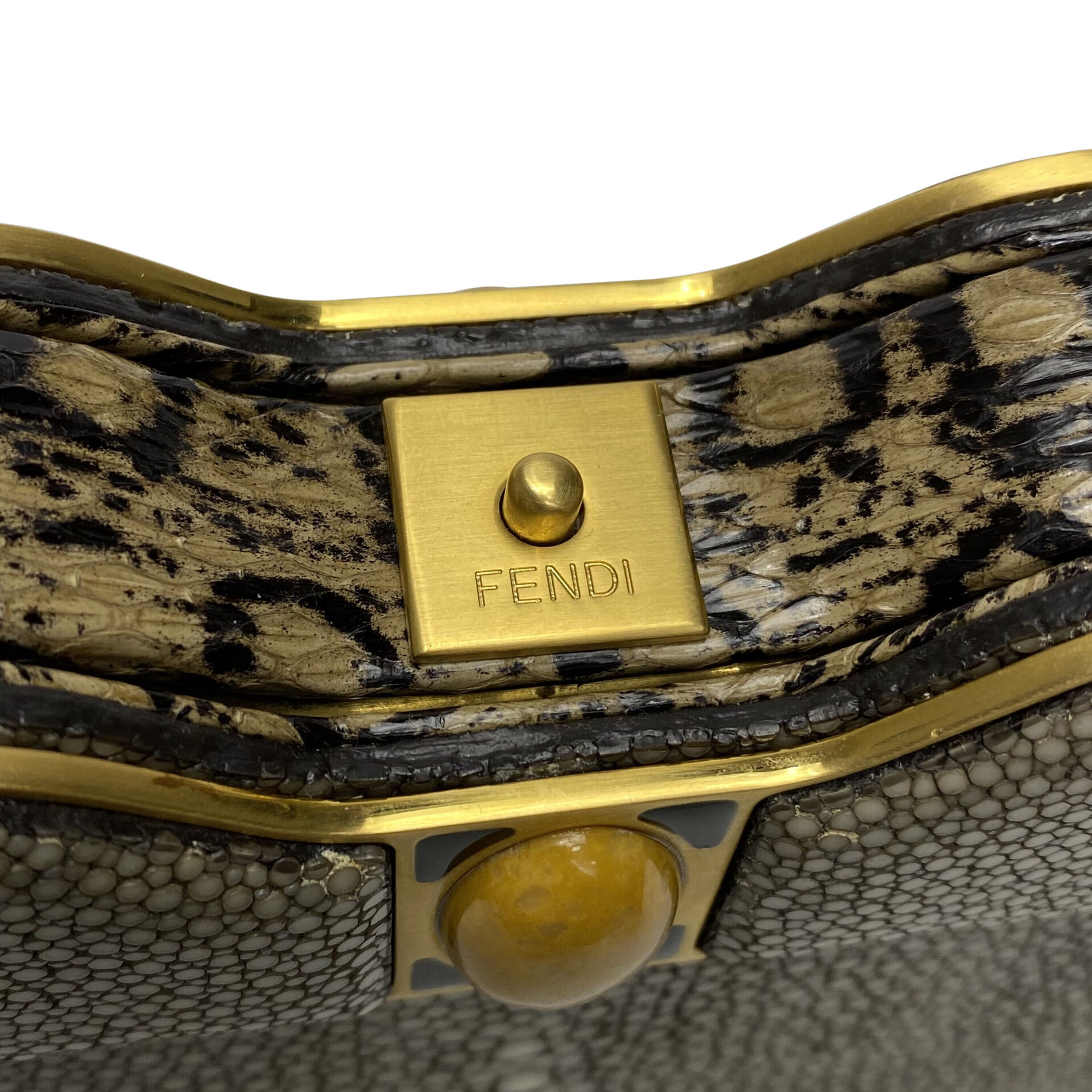 Clutch Fendi Arraia