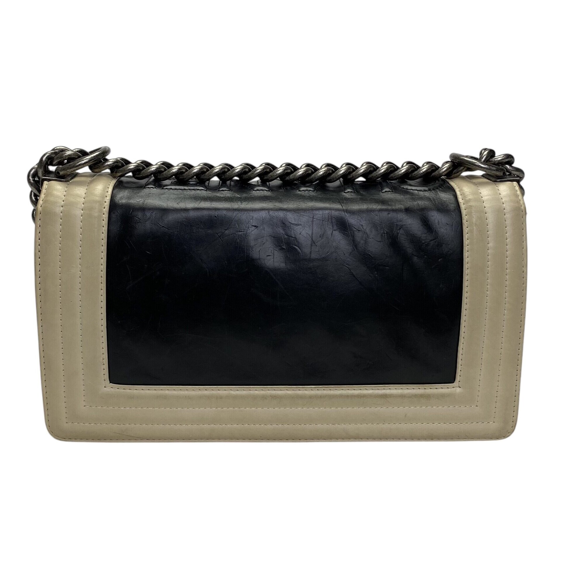 Bolsa Chanel Boy Preta e Bege