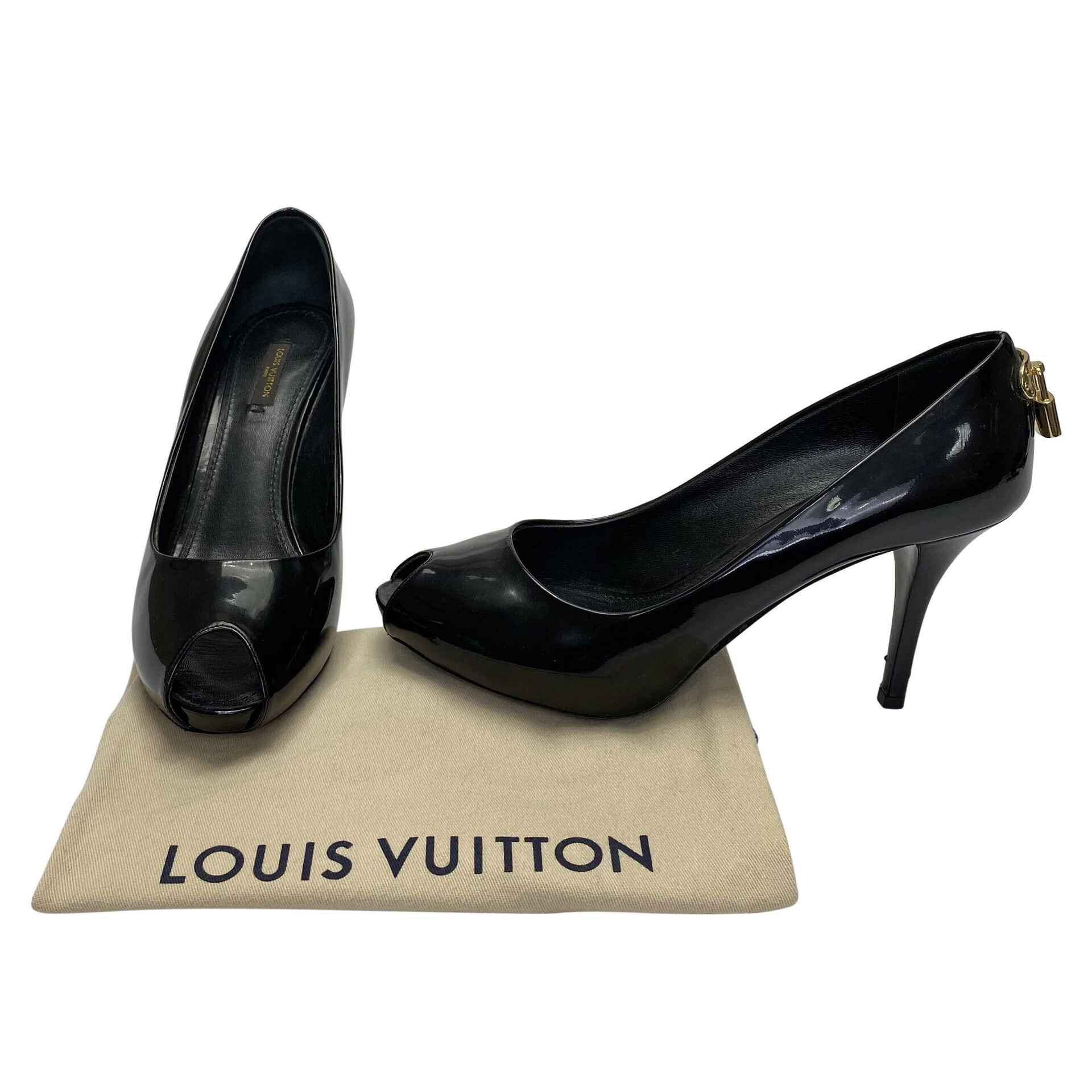 Peep Toe Louis Vuitton Verniz Preto