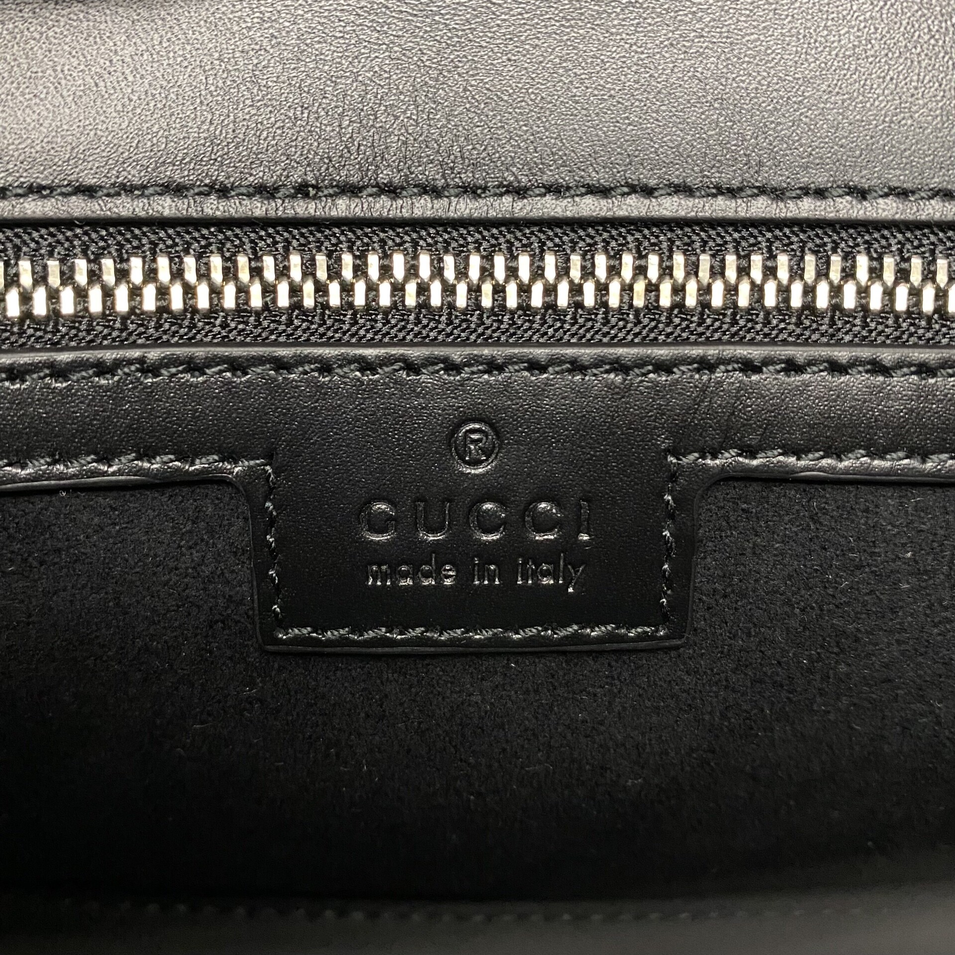 Bolsa Gucci Petite GG Preta