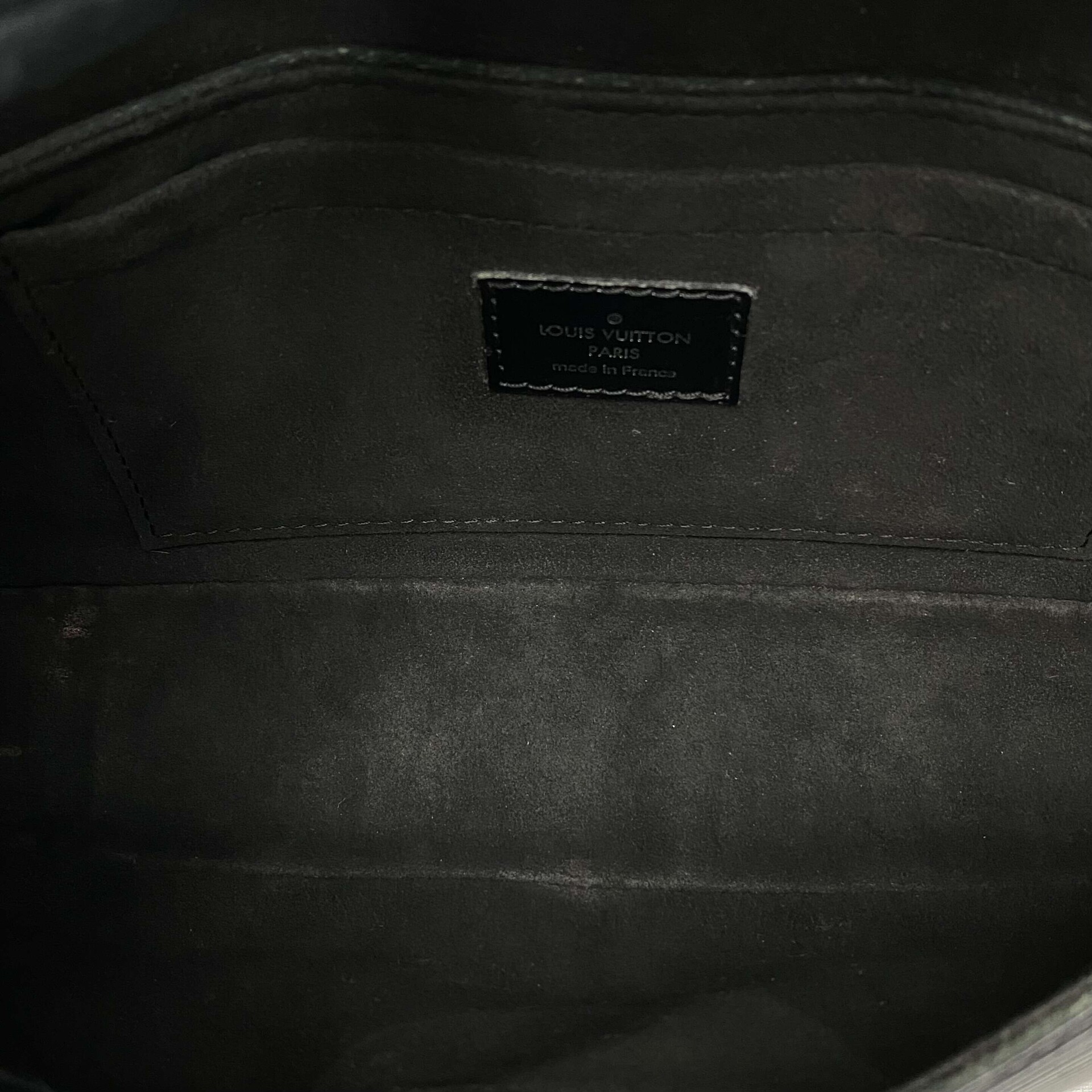 Bolsa Louis Vuitton Pochette Montaigne Epi Preta