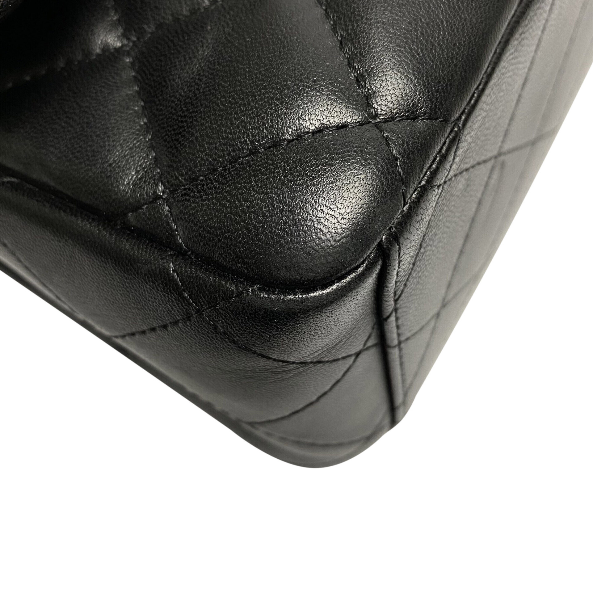 Bolsa Chanel Clássica Double Flap Maxi Couro Preta