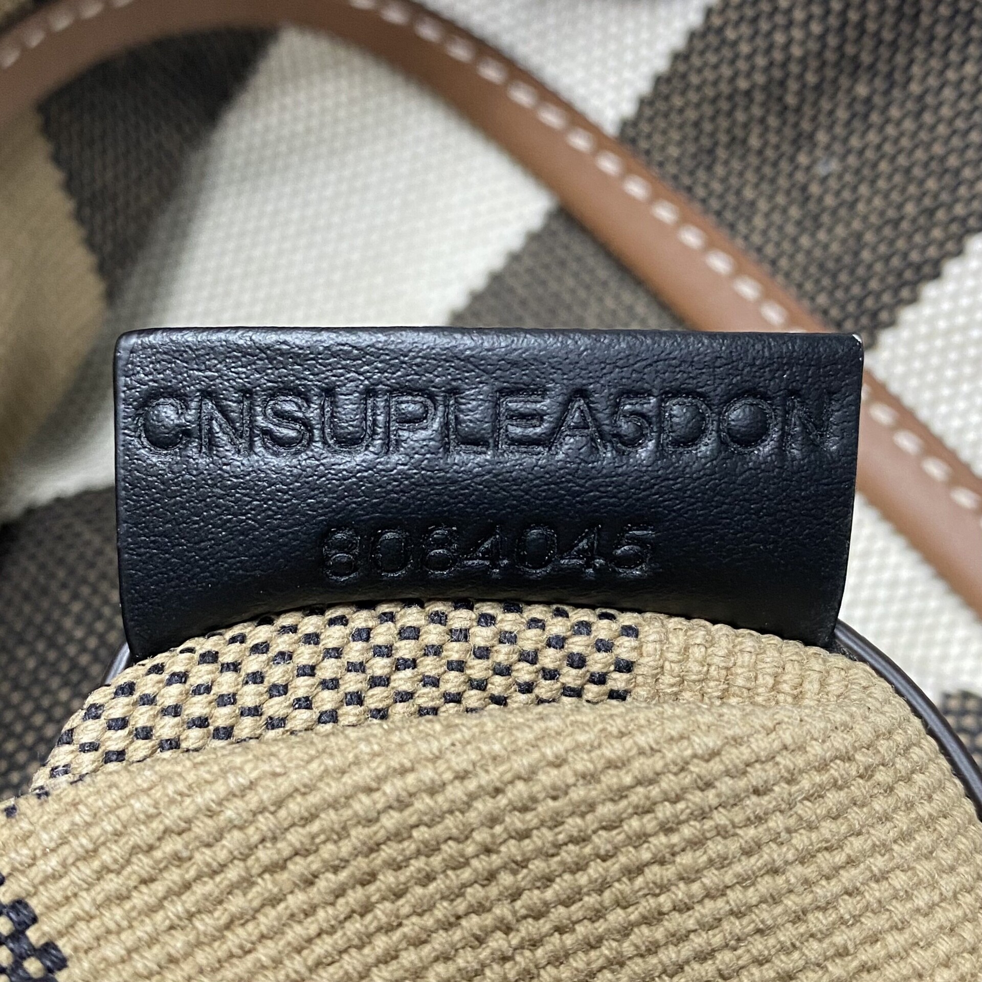 Bolsa Burberry Bucket Xadrez