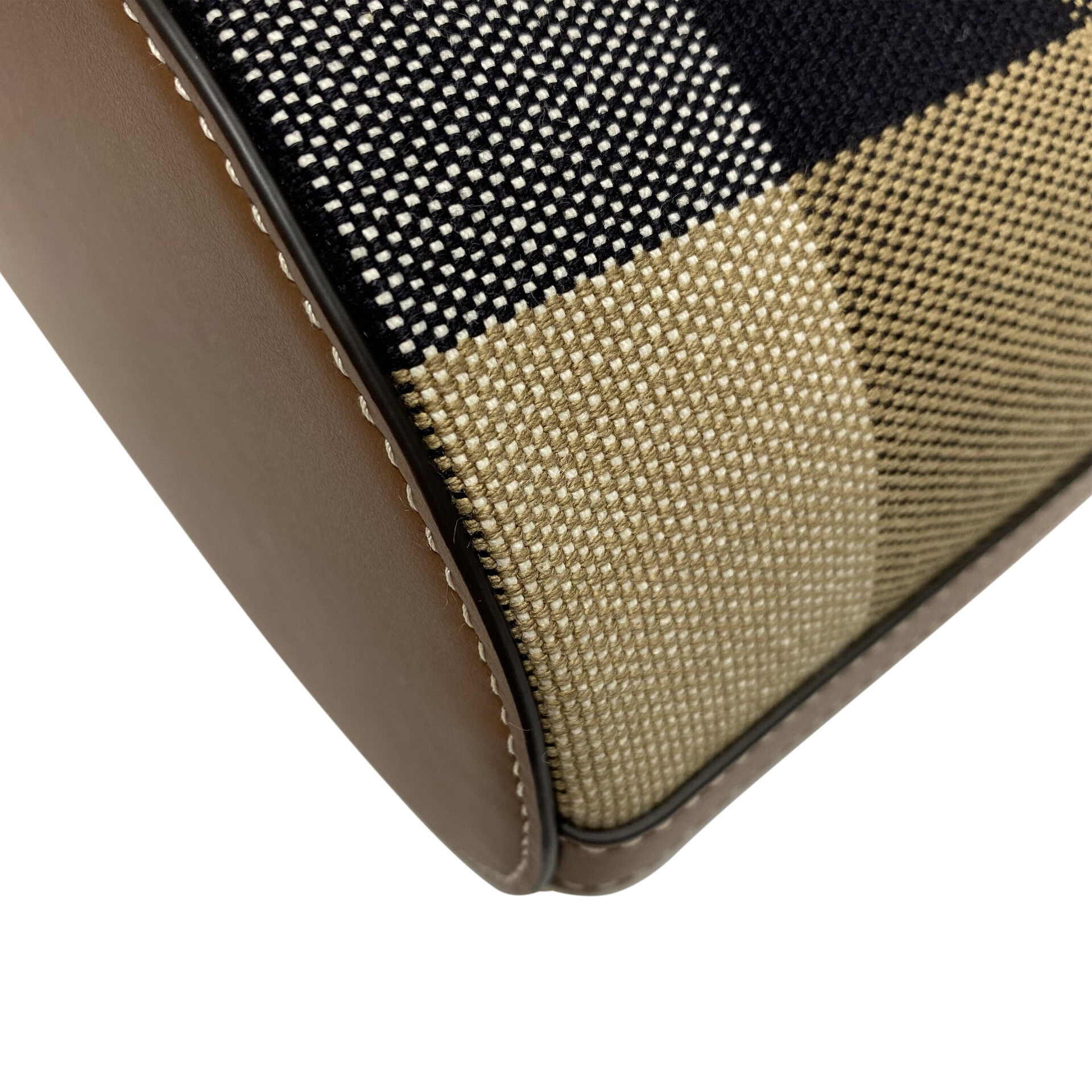 Bolsa Burberry Bucket Xadrez