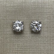 Par de Brincos Solitários - 1.10 ct