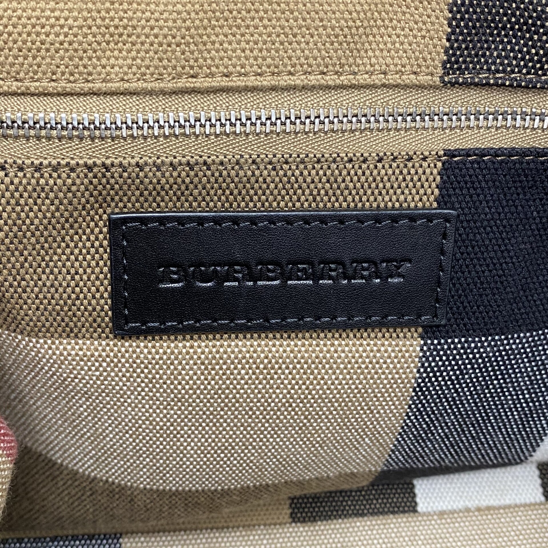 Bolsa Burberry Couro Preto