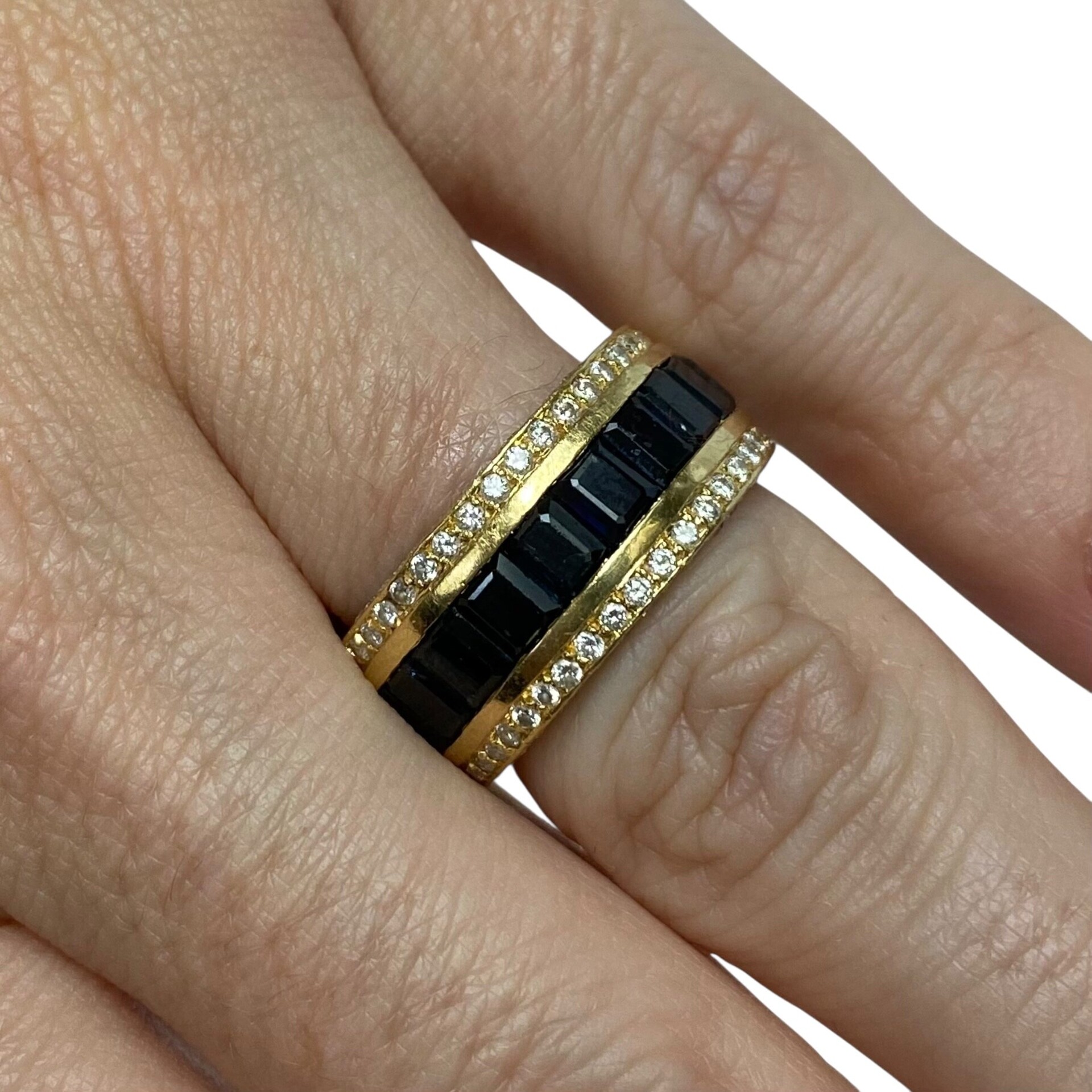 Anel Ouro Amarelo com Ônix e Brilhantes