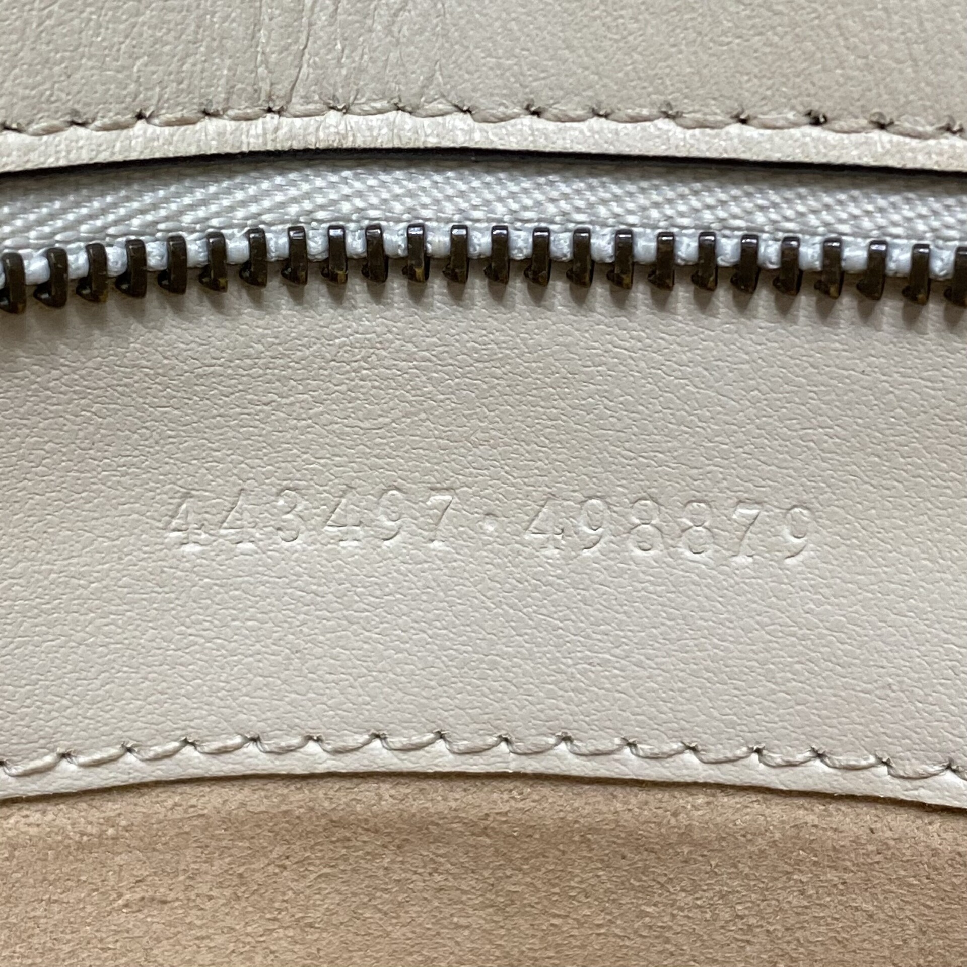 Bolsa Gucci GG Marmont Off White