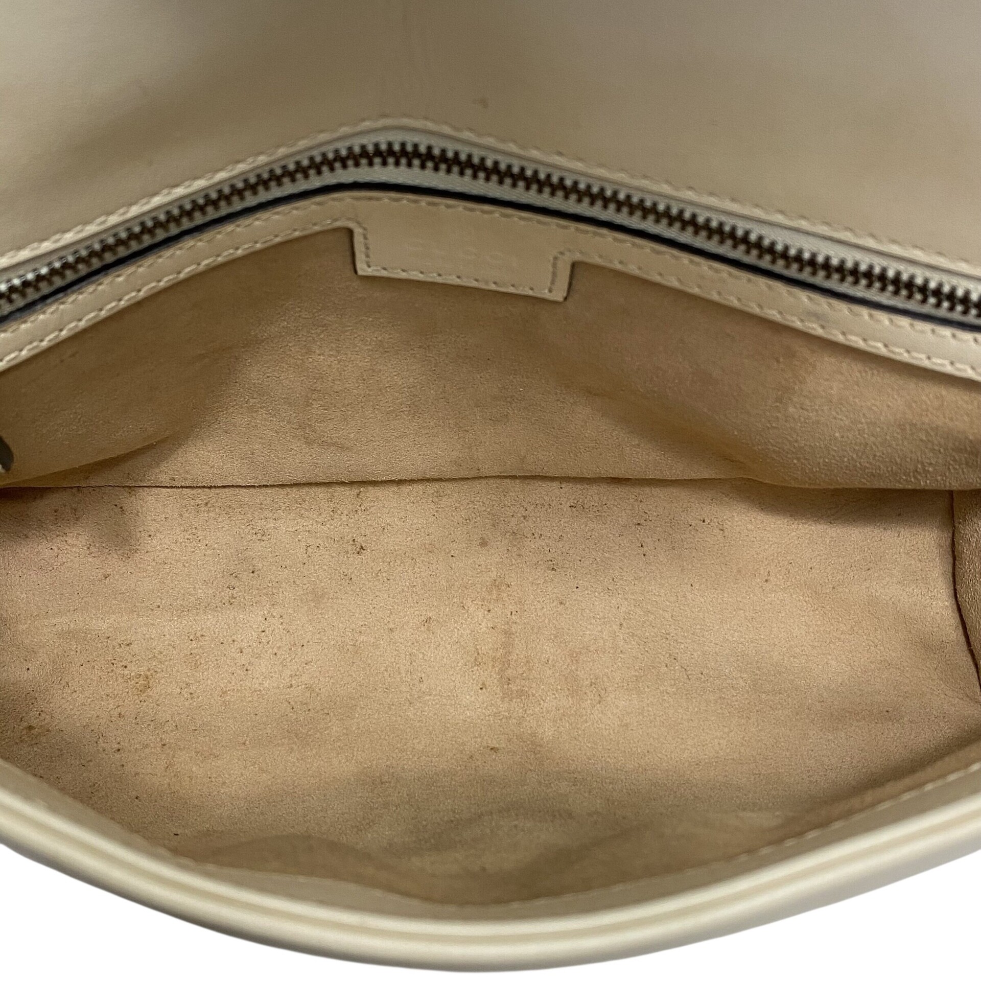 Bolsa Gucci GG Marmont Off White