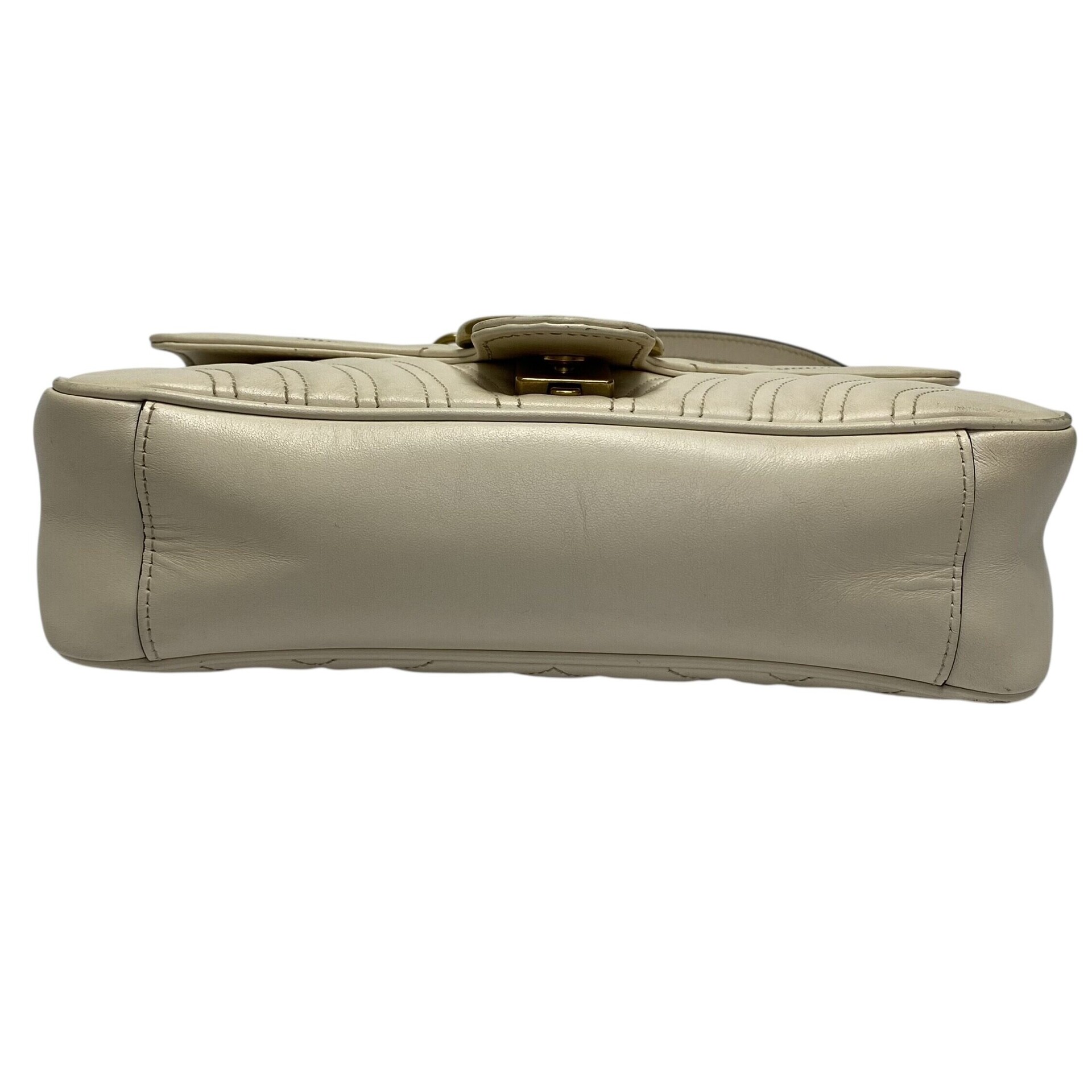 Bolsa Gucci GG Marmont Off White