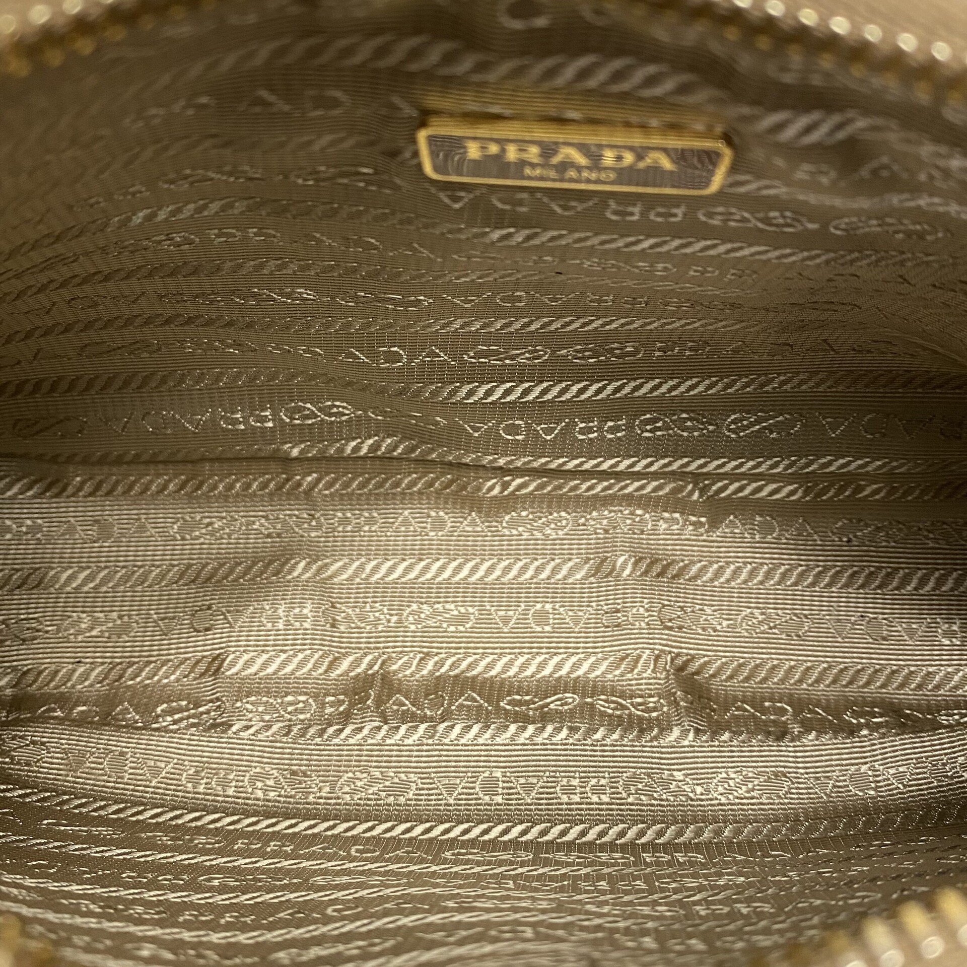 Bolsa Prada Re-Edition Nude