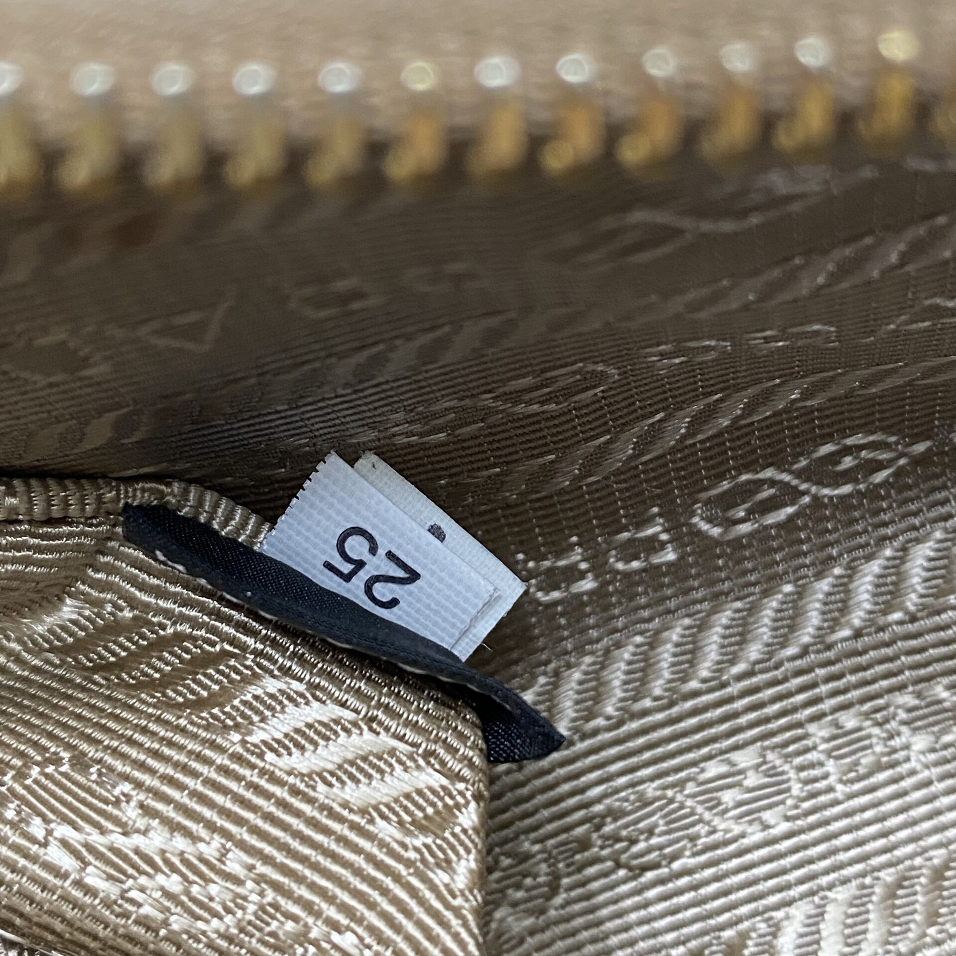 Bolsa Prada Re-Edition Nude