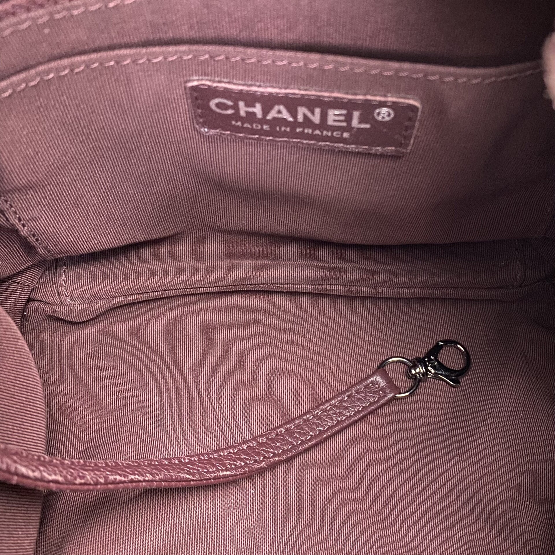 Bolsa Chanel Chevron Urban Spirit Bucket