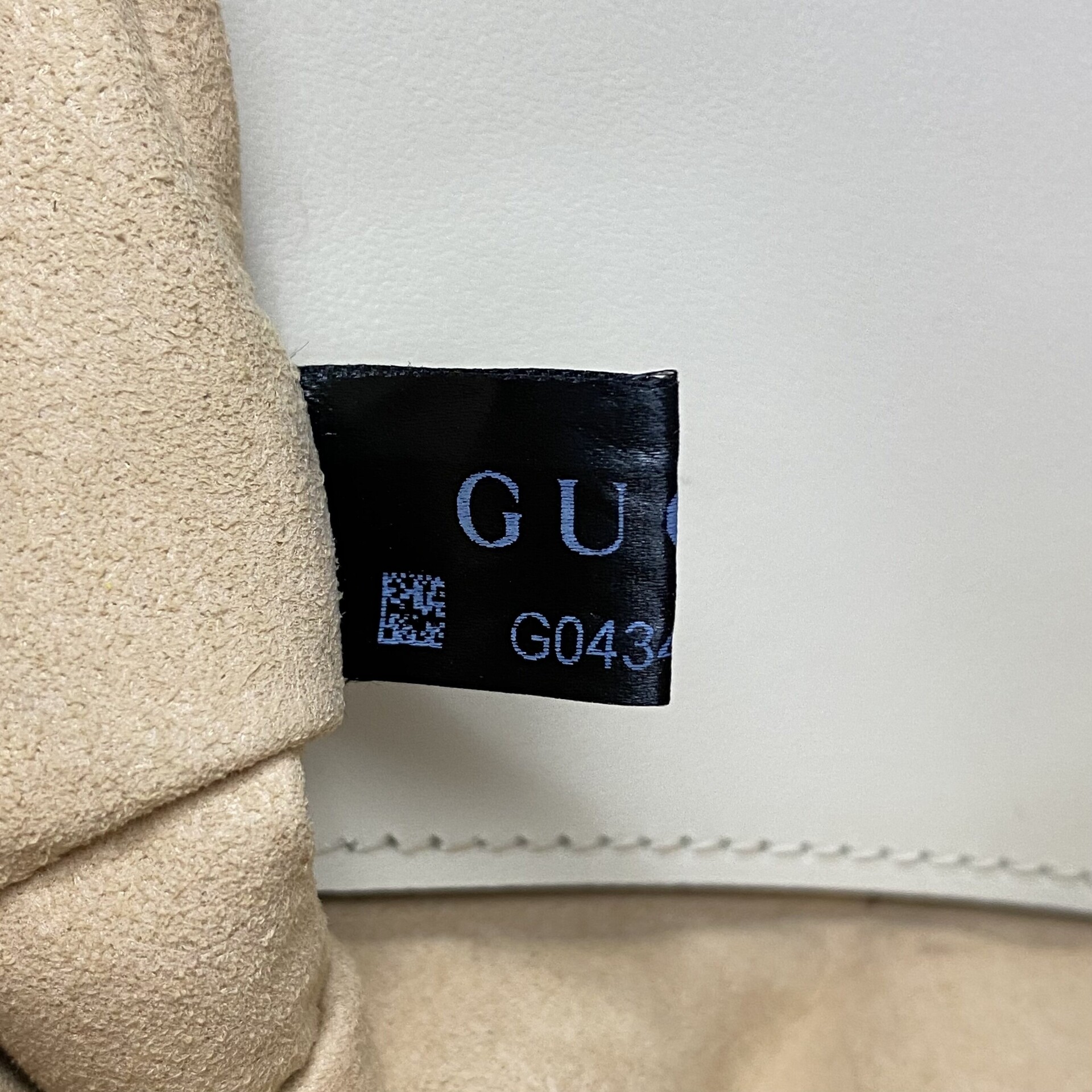 Bolsa Gucci GG Marmont Off White