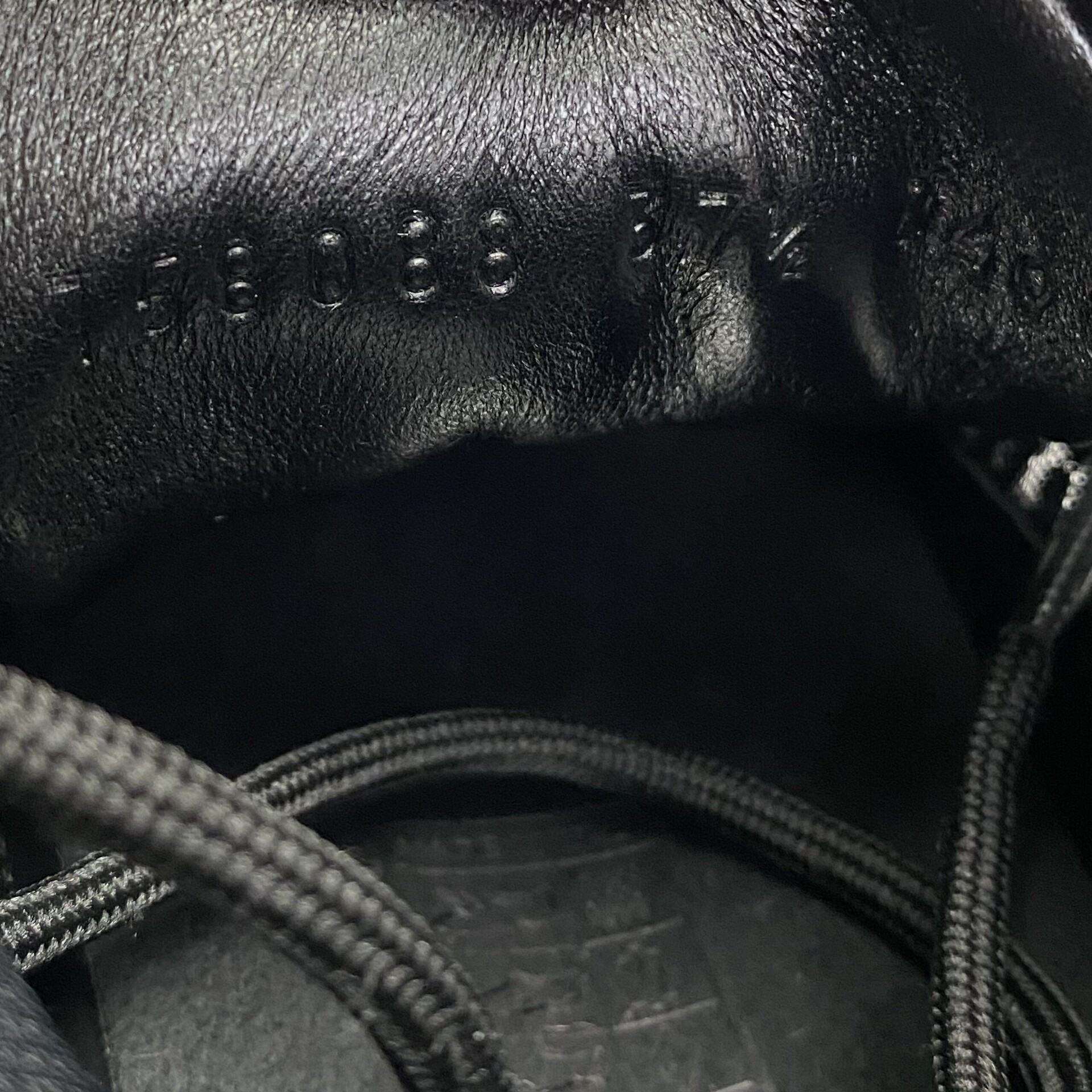Tênis Gucci Run GG Crystals Preto