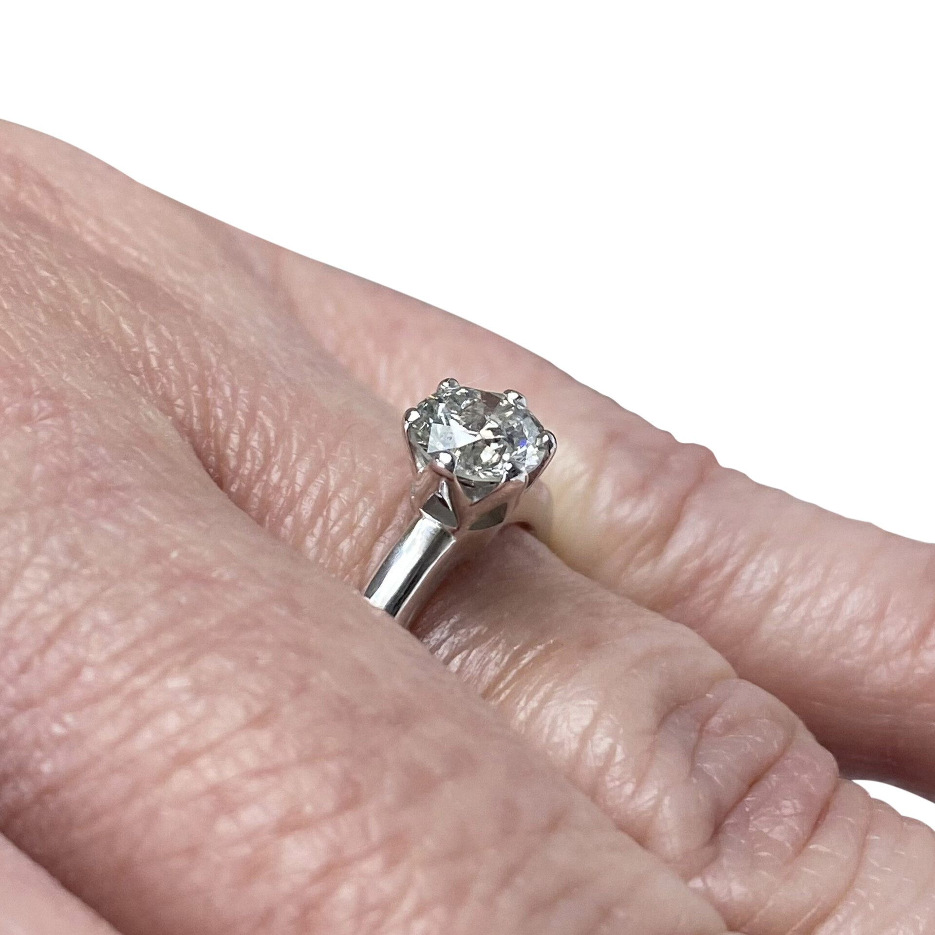 Anel Solitário com Diamante - 0.69 ct.