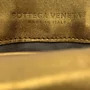 Clutch Bottega Veneta Píton Dourada