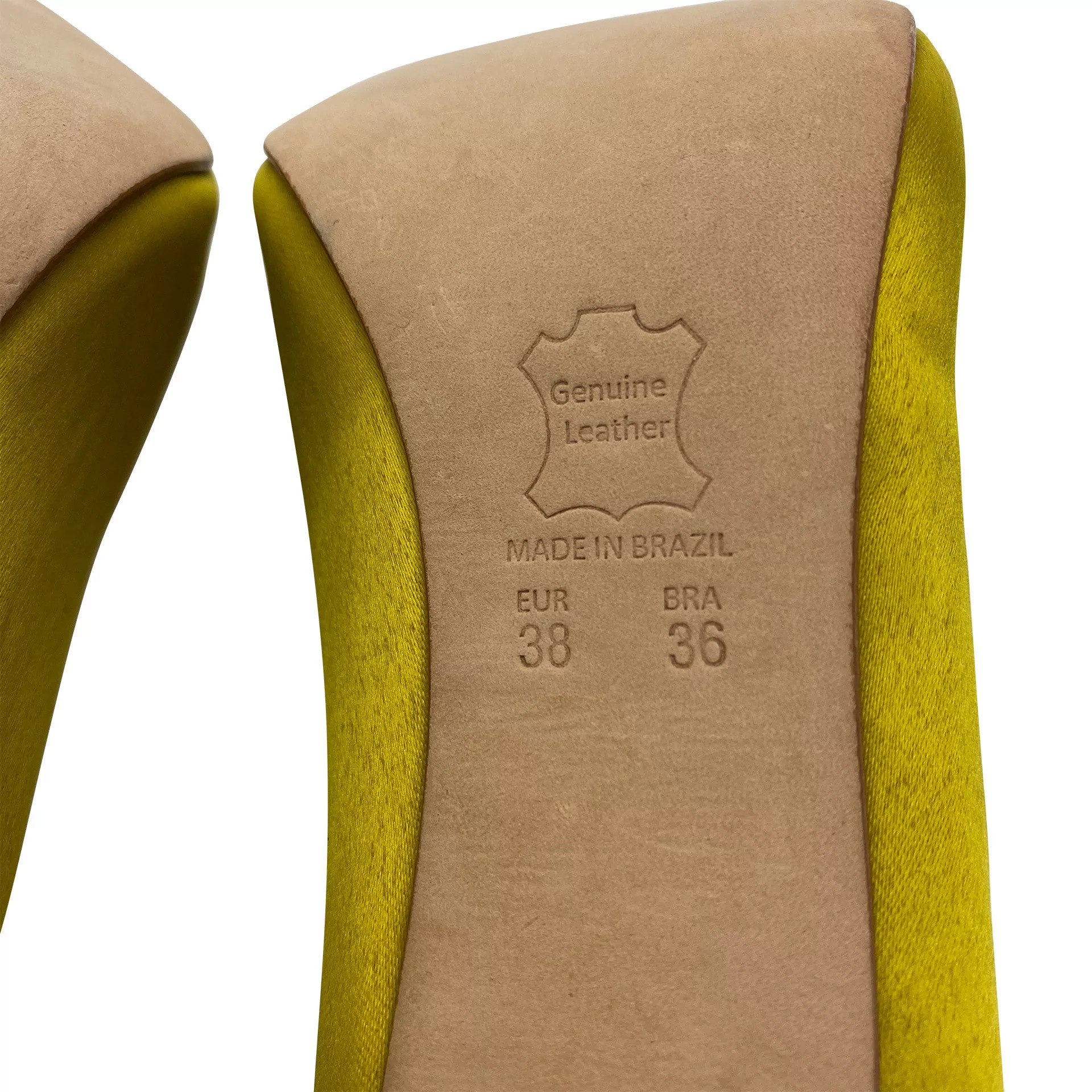 Scarpin Sarah Chofakian Amarelo com Aplicação