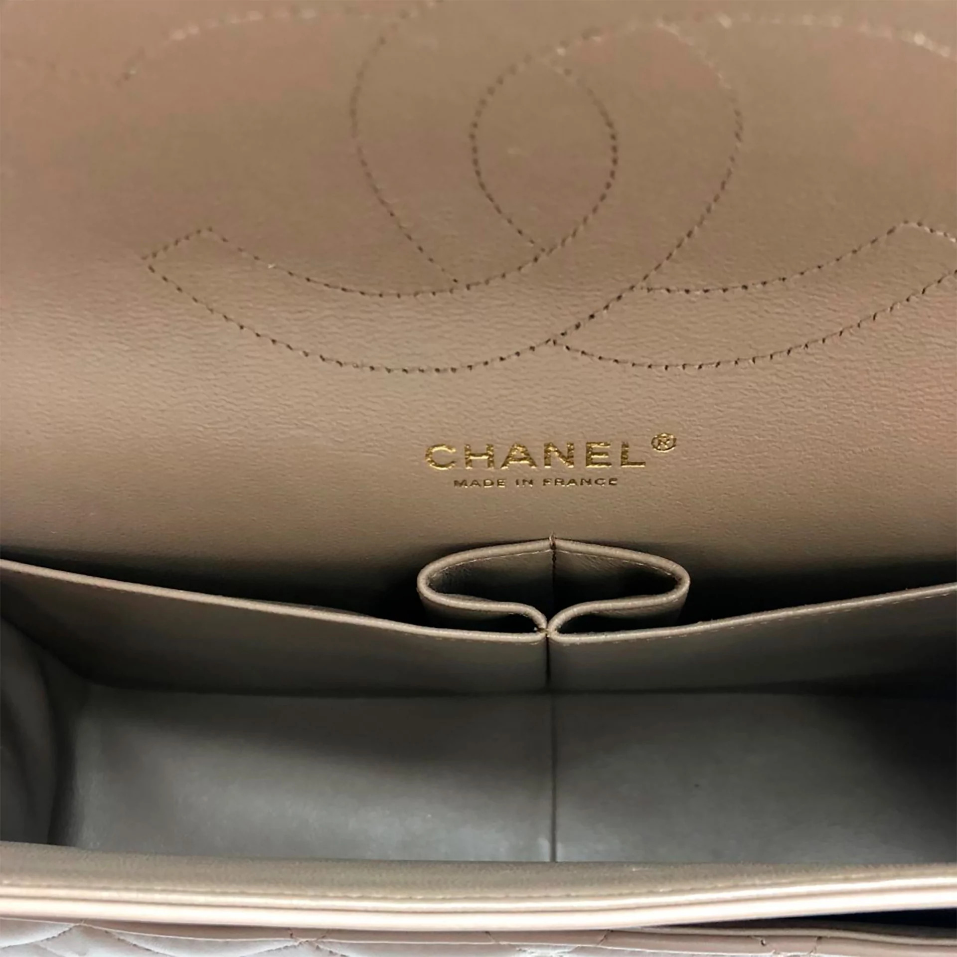 Bolsa Chanel Classic Jumbo Lambskin Bege