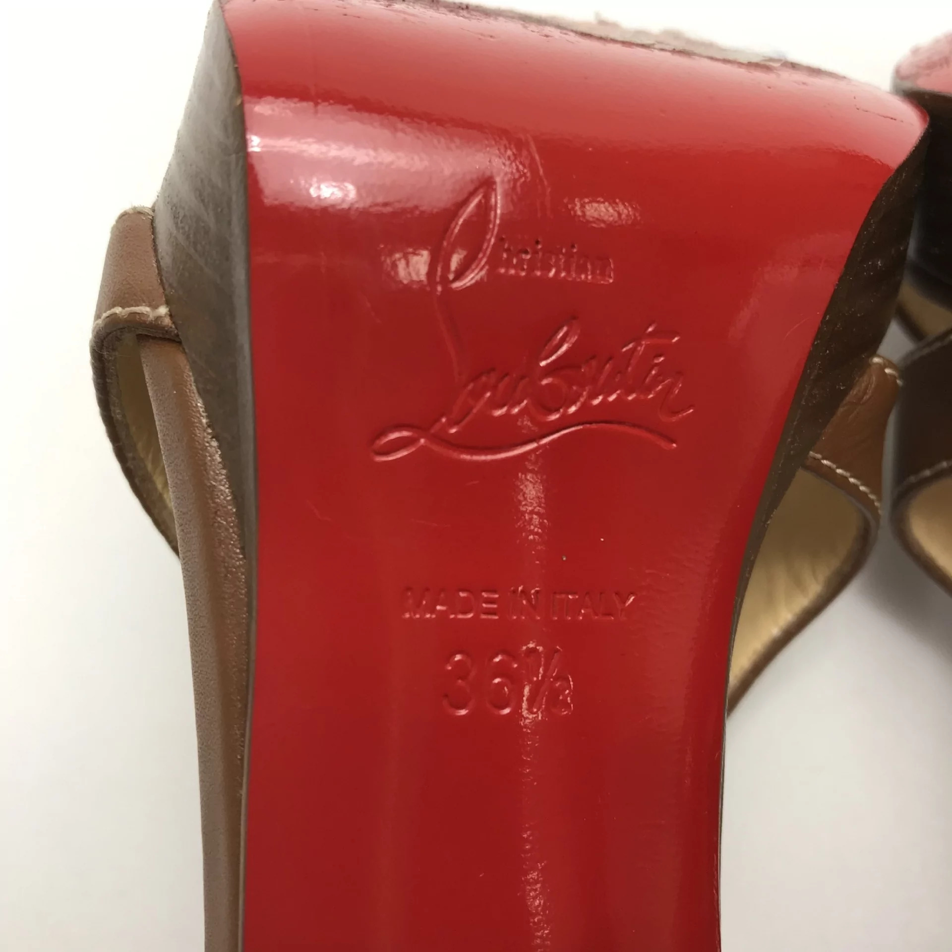 Sandália Christian Louboutin Couro Marrom