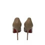 Scarpin Christian Louboutin Verniz Nude com Spikes